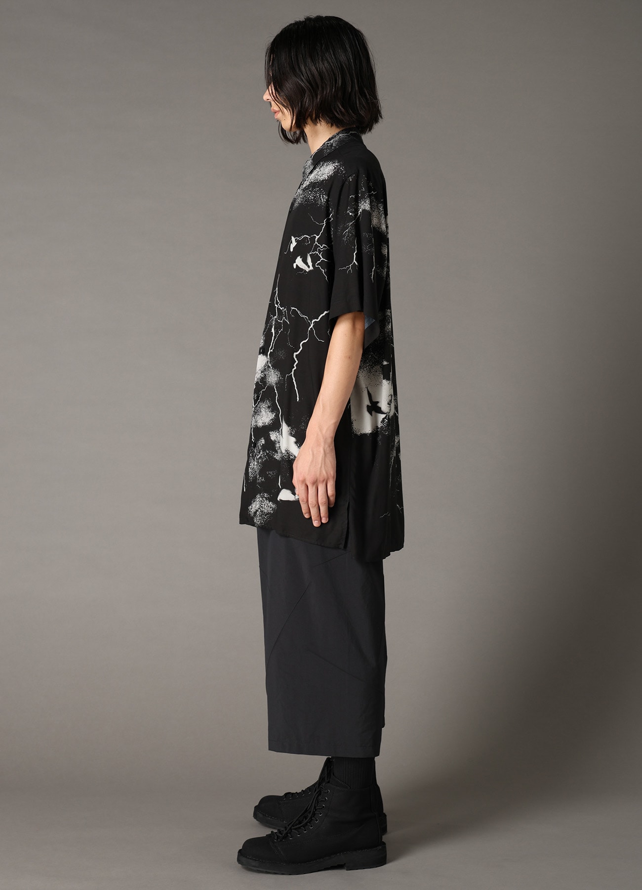 CROW PATTERN SHORT SLEEVE SHIRT