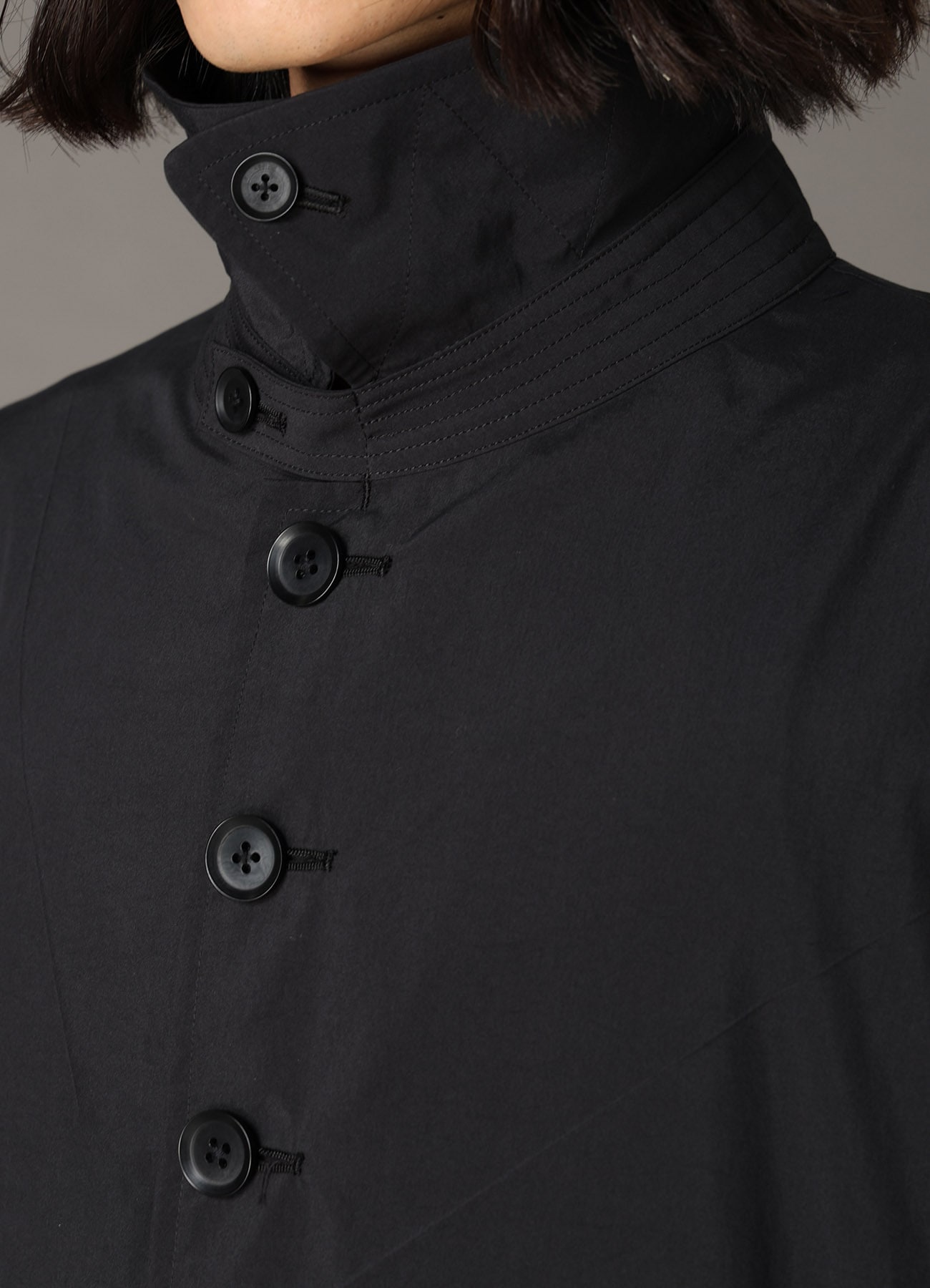 PE TAFFETA PLEATED DESIGN COAT