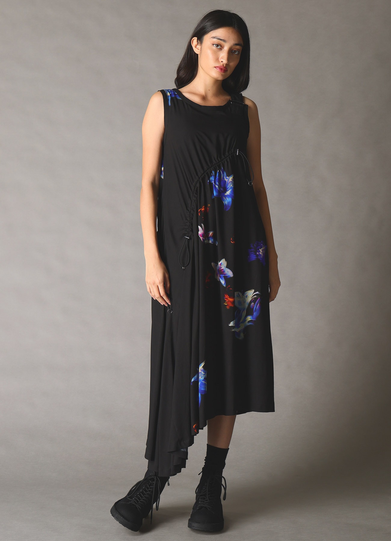 【1/16 10:00 Release】LILY PATTERN ASYMMETRY DRAWCORD DRESS