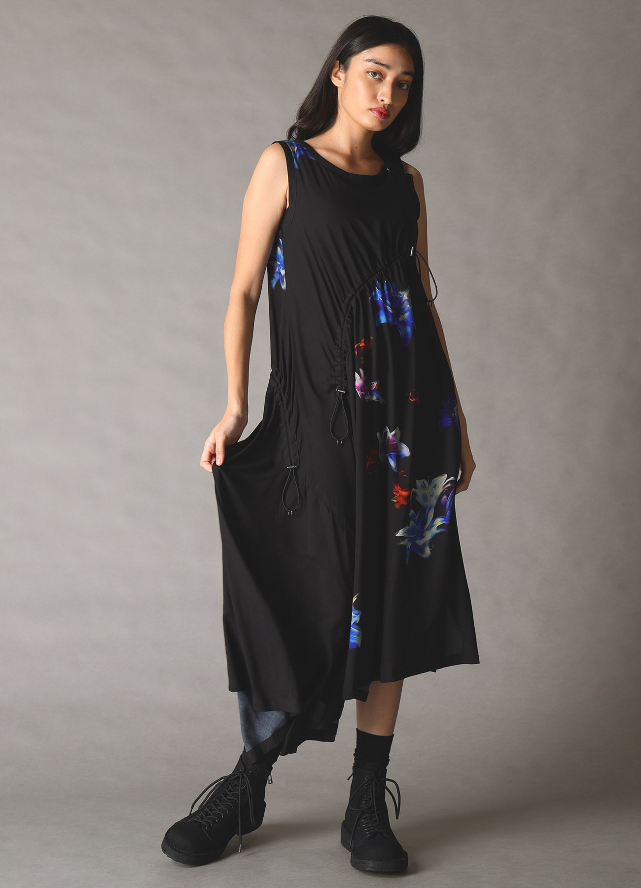 【1/16 10:00 Release】LILY PATTERN ASYMMETRY DRAWCORD DRESS