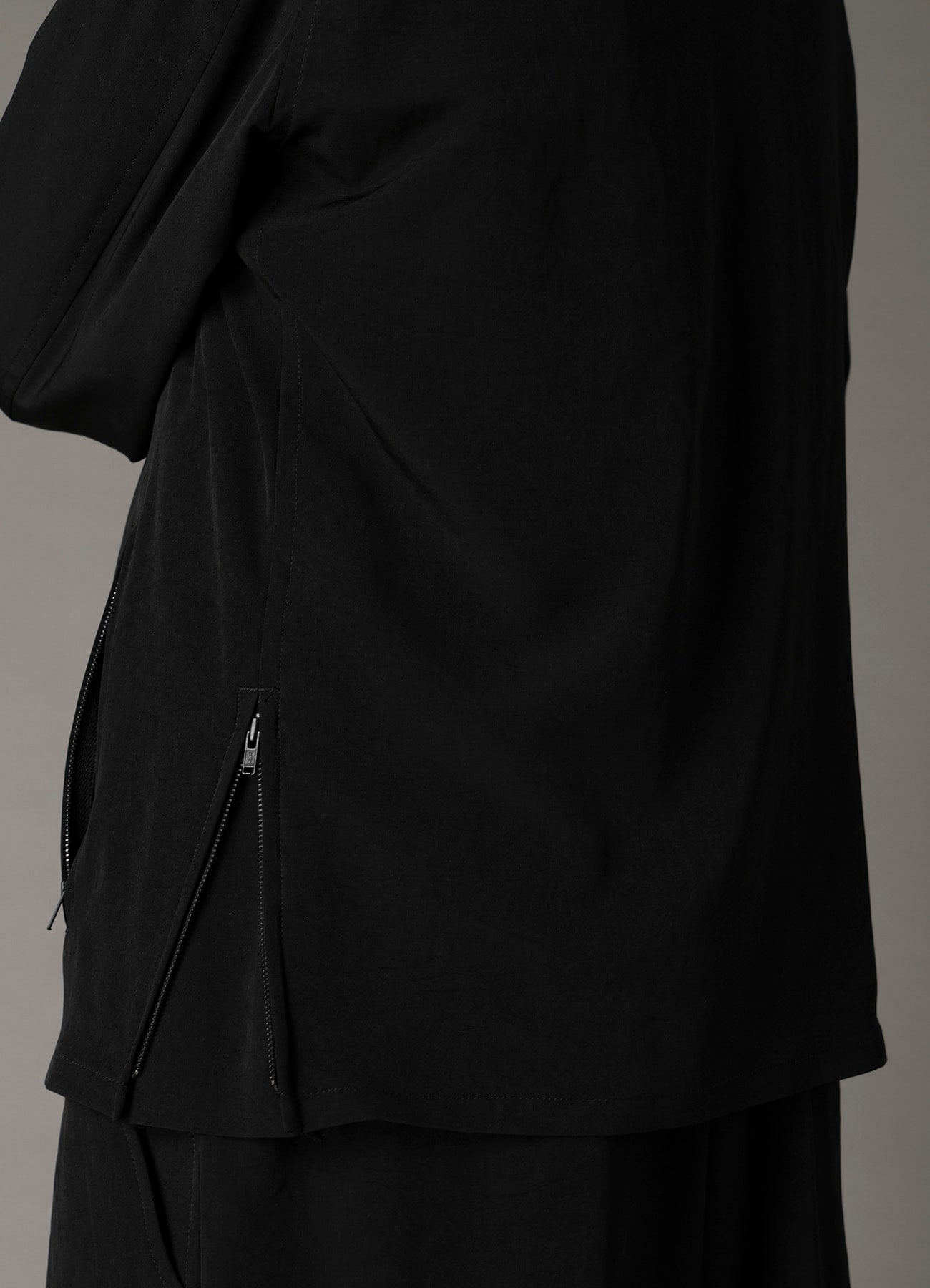 CREPE de CHINE ZIPPER SLIM FIT JACKET