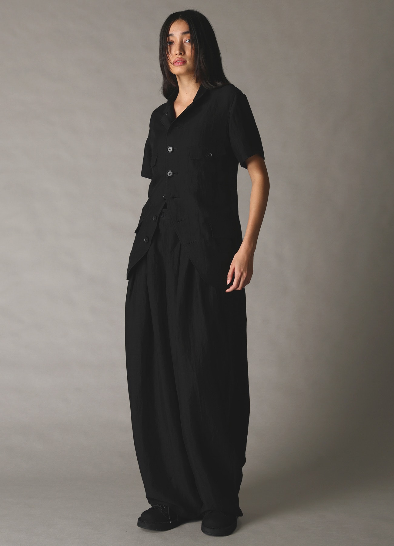 CUPRO/LINEN GABARDINE WOMEN’S SHORT SLEEVE JACKET