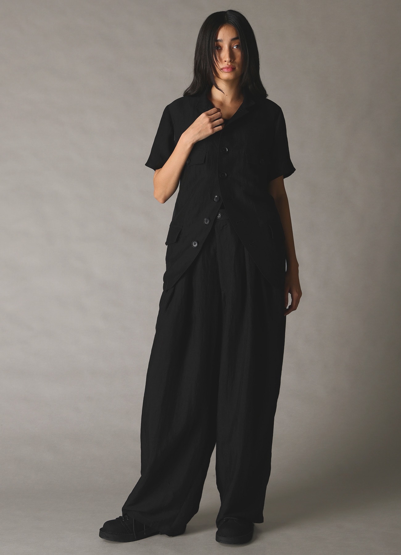 CUPRO/LINEN GABARDINE WOMEN’S SHORT SLEEVE JACKET