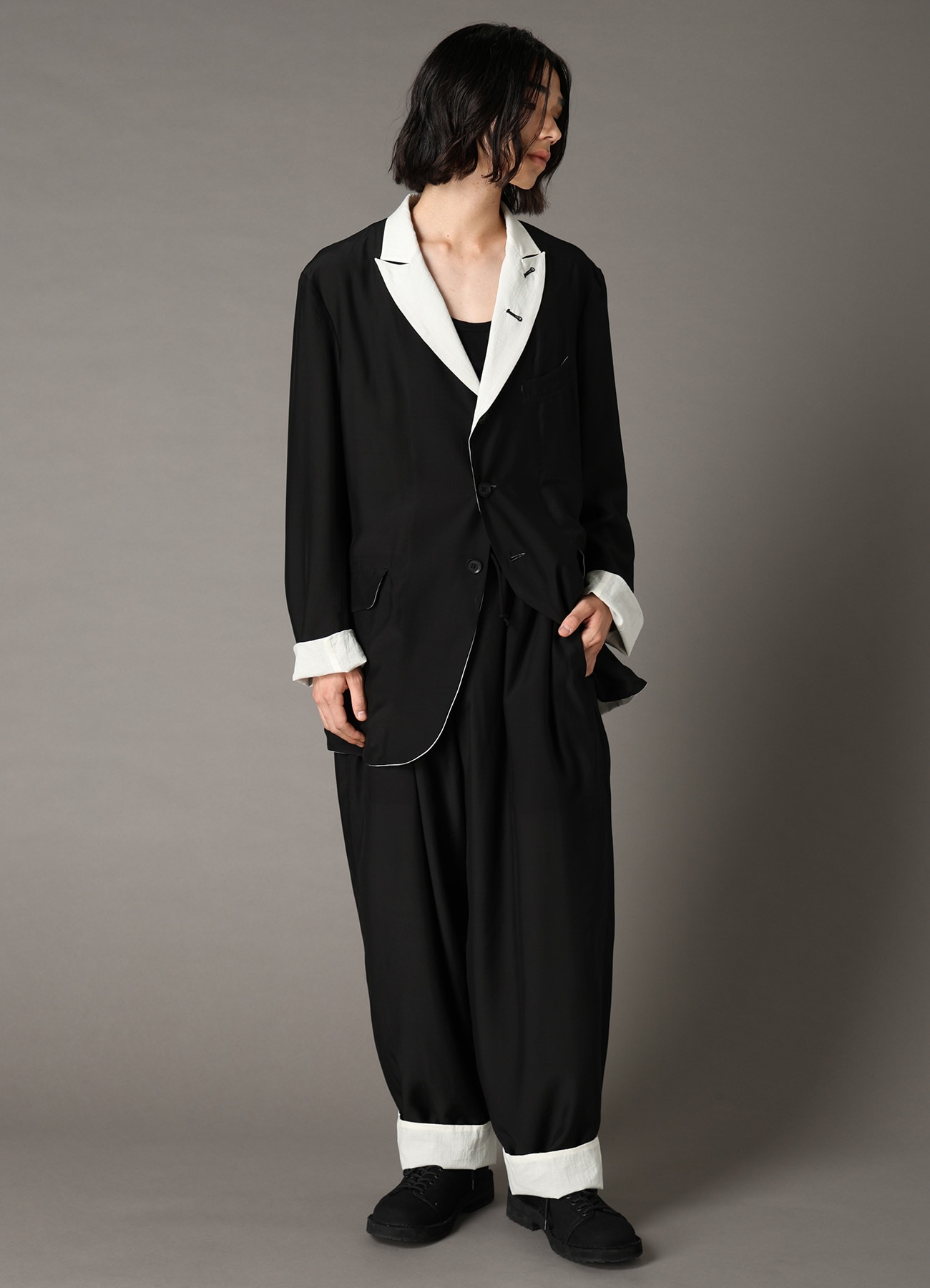 REVERSIBLE PEAKED LAPEL JACKET