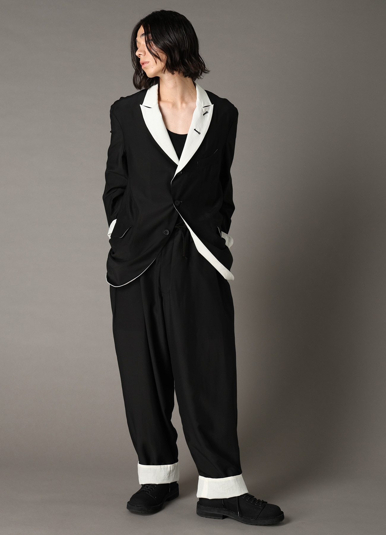 REVERSIBLE PEAKED LAPEL JACKET