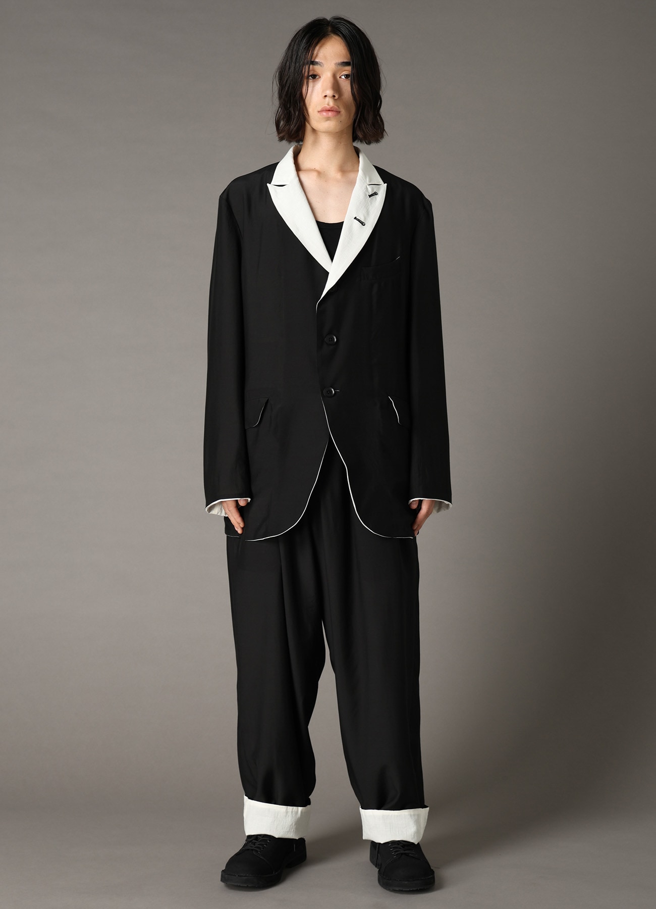 REVERSIBLE PEAKED LAPEL JACKET