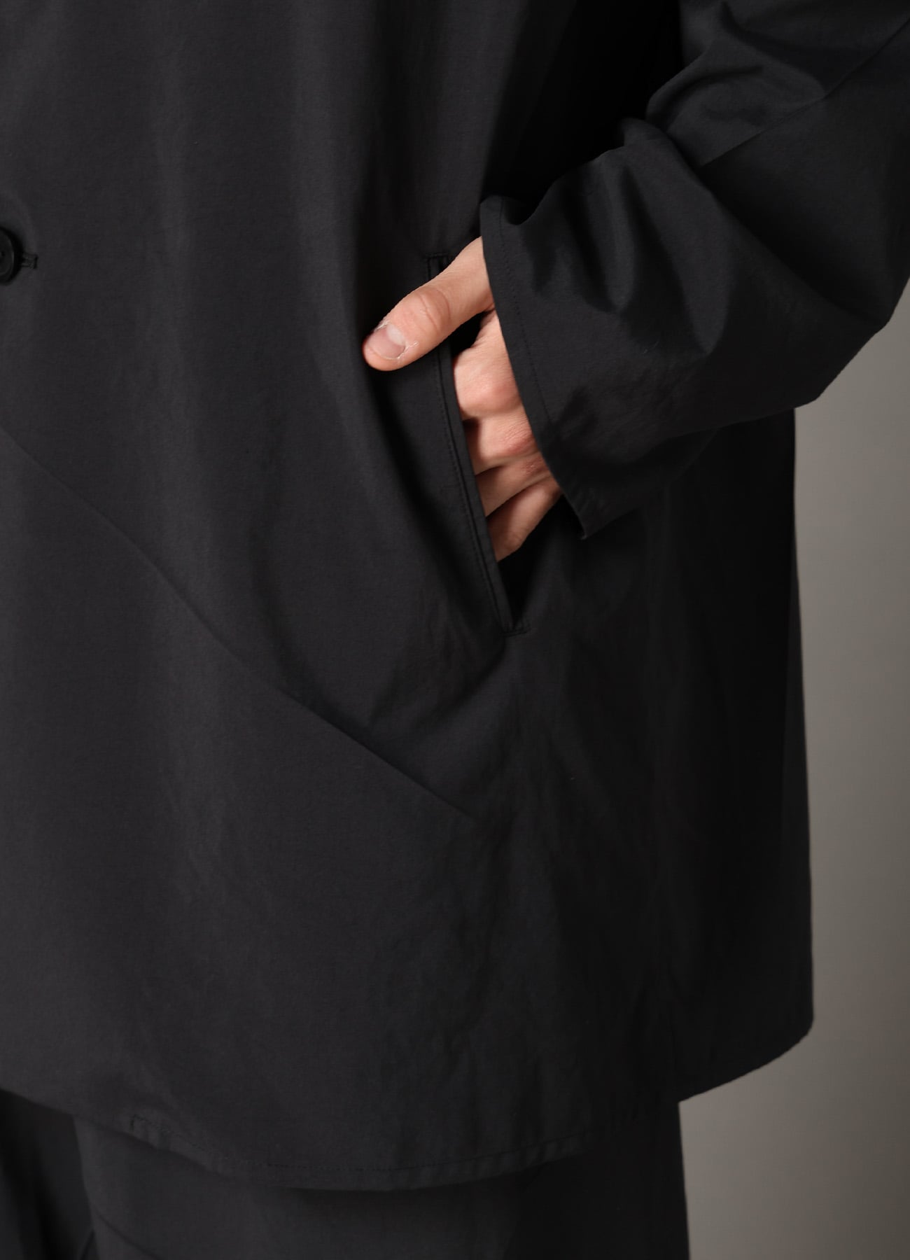 PE TAFFETA PLEATED DESIGN JACKET