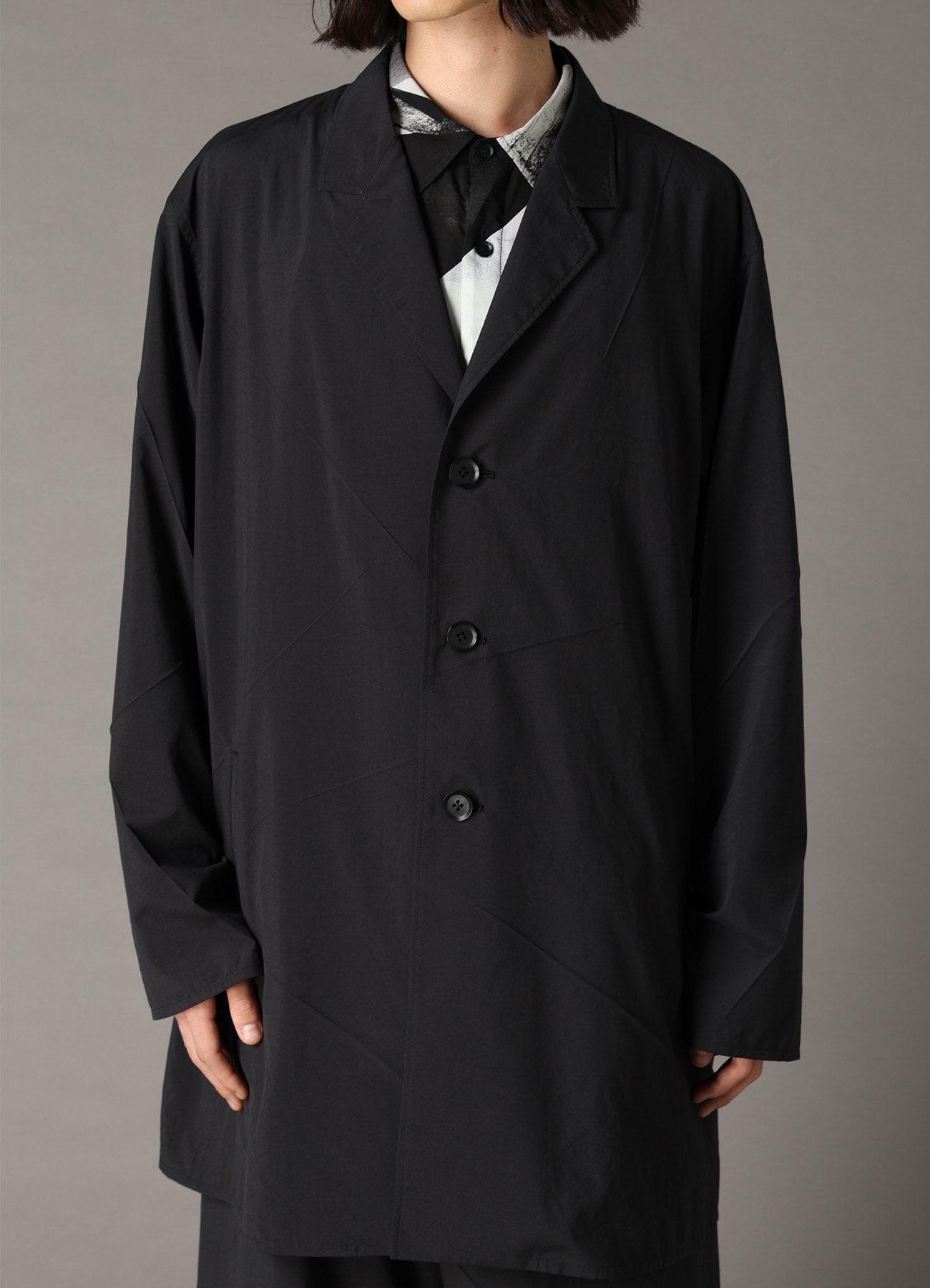 PE TAFFETA PLEATED DESIGN JACKET