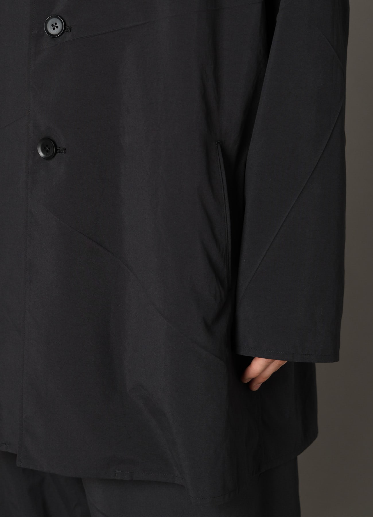 PE TAFFETA PLEATED DESIGN JACKET