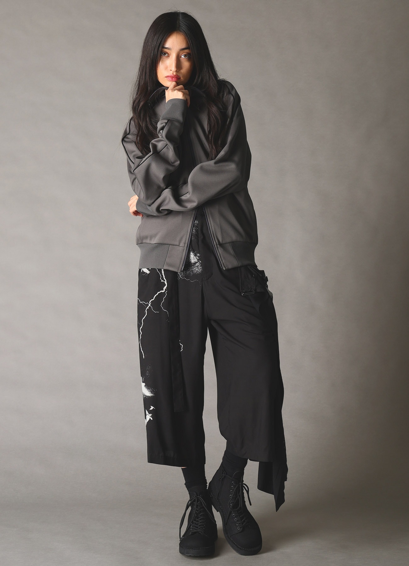 CROW PATTERN WRAP PANTS