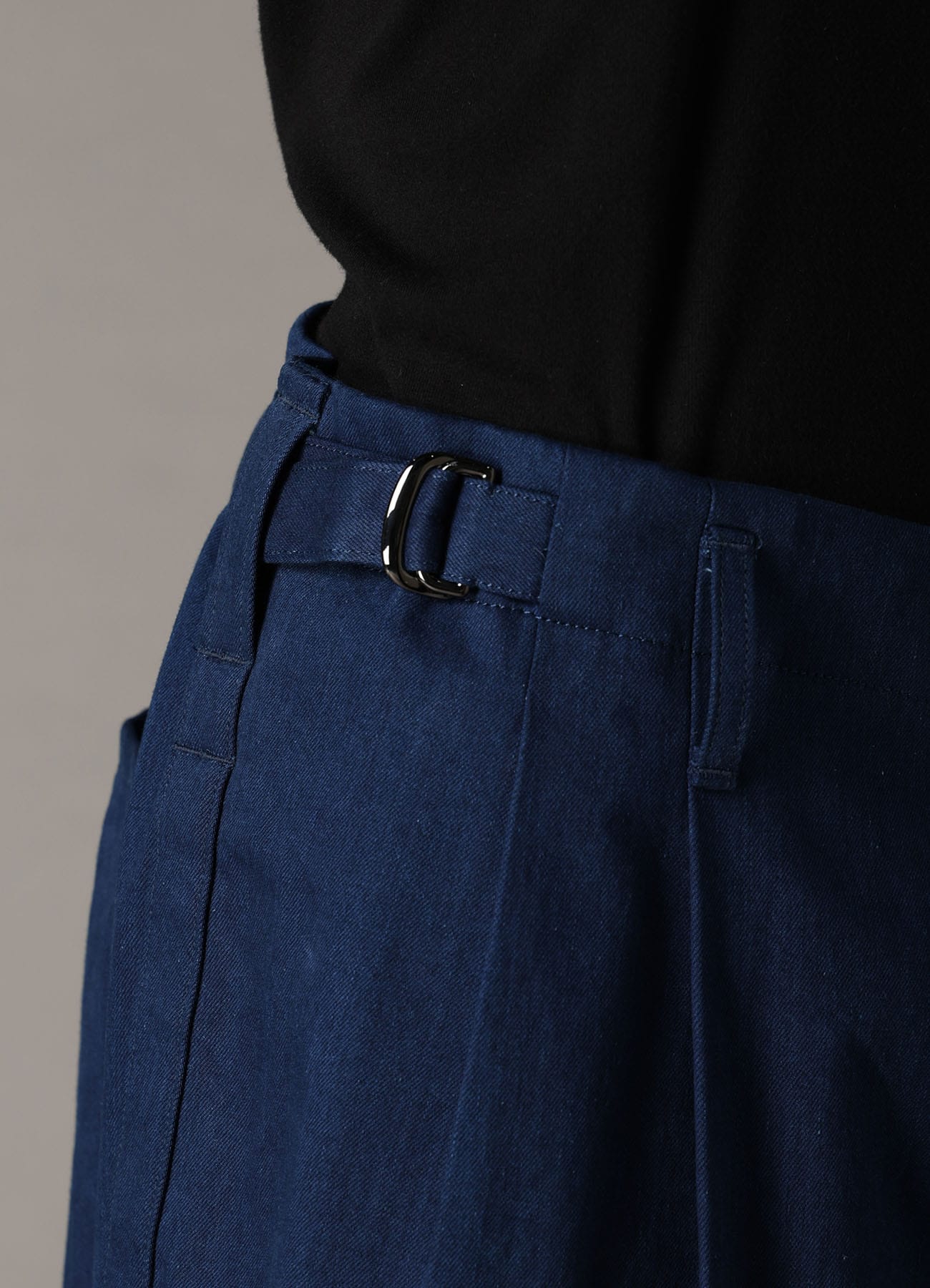 COTTON INDIGO TWILL 2-TUCK PANTS
