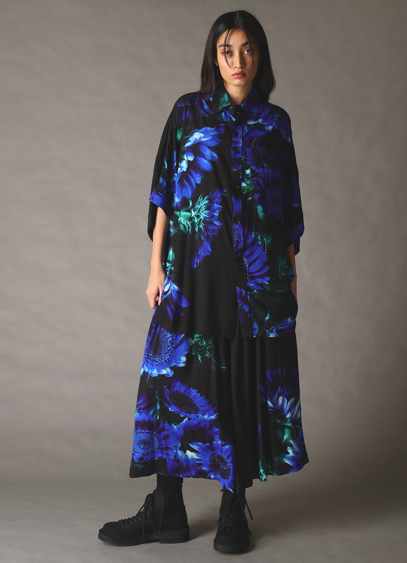 BLUE FLOWER PRINT CULOTTE PANTS