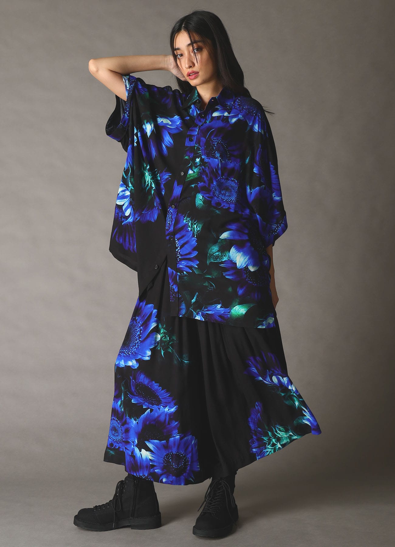 BLUE FLOWER PRINT CULOTTE PANTS