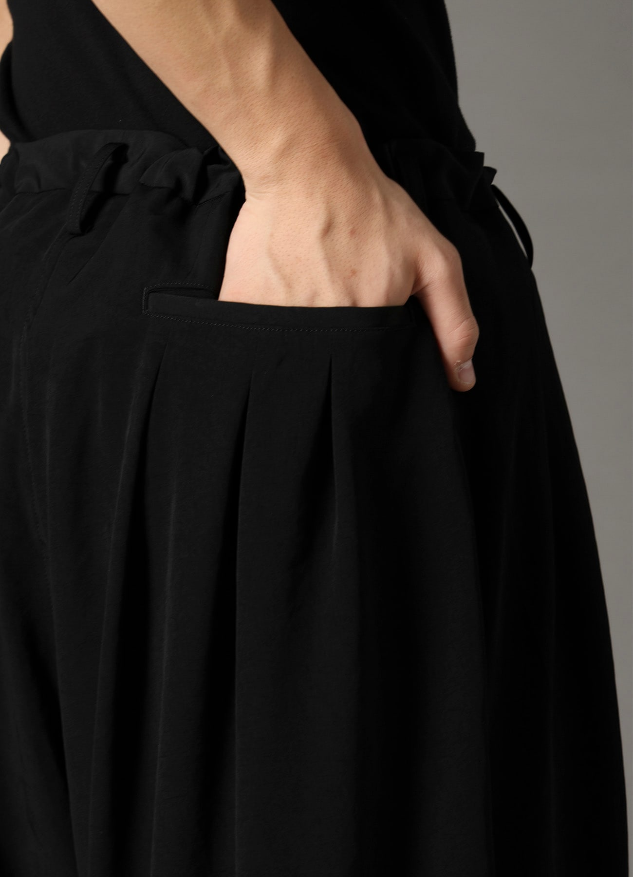 CREPE de CHINE 12-TUCK PANTS