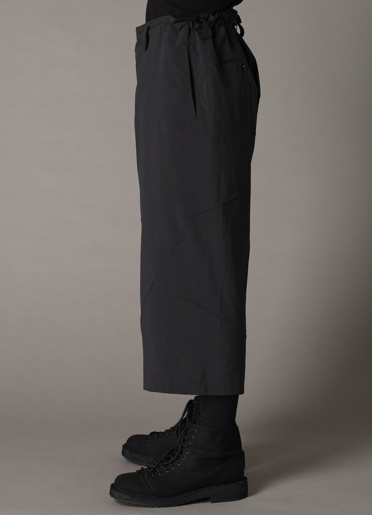 PE TAFFETA PLEATS DESIGN PANTS