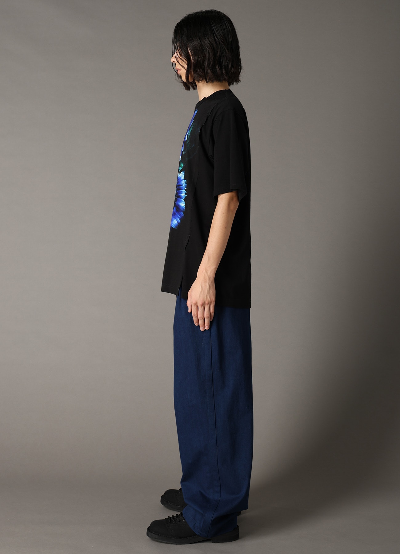 BLUE FLOWER PRINT SHORT SLEEVE T-SHIRT