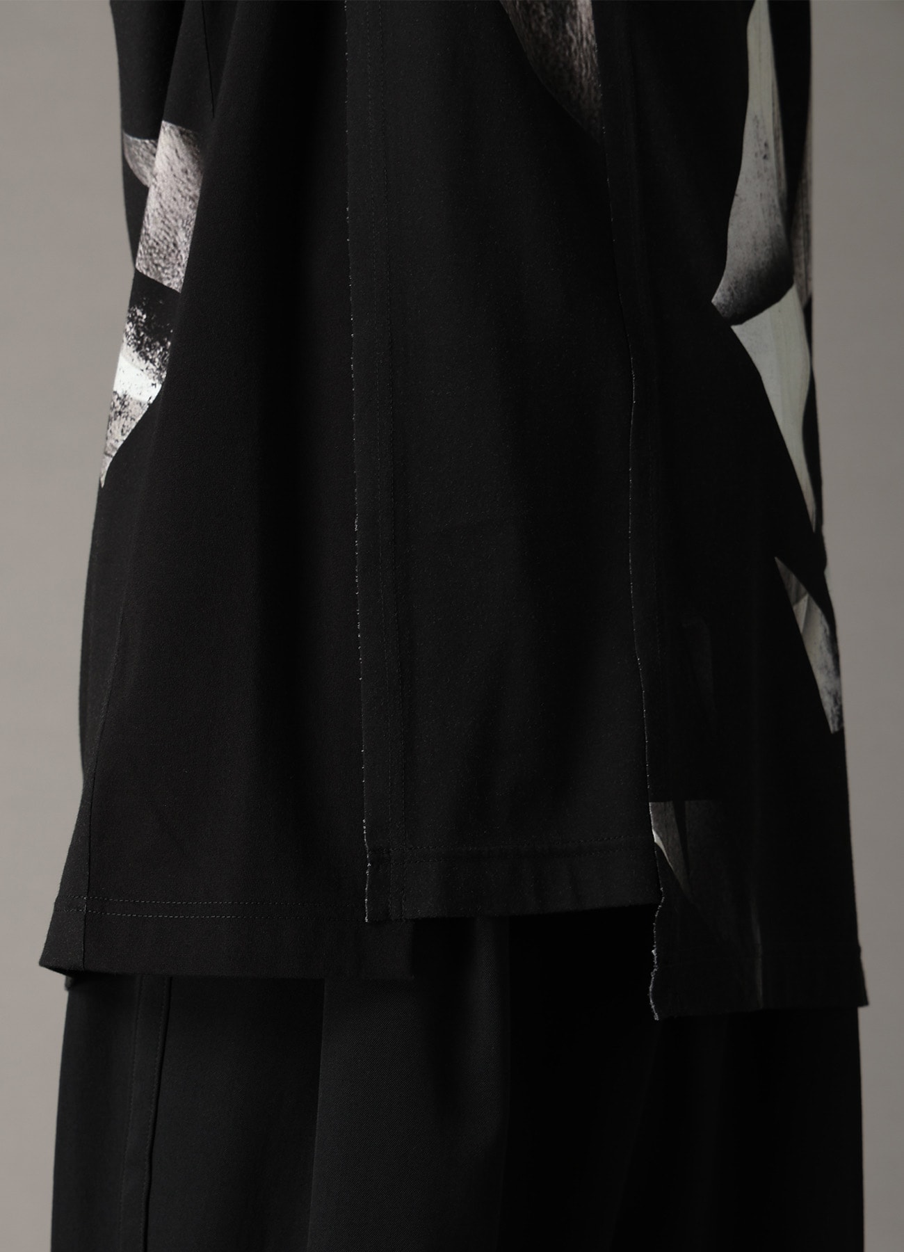 GEOMETRIC PRINT COTTON JERSEY SHORT SLEEVE T