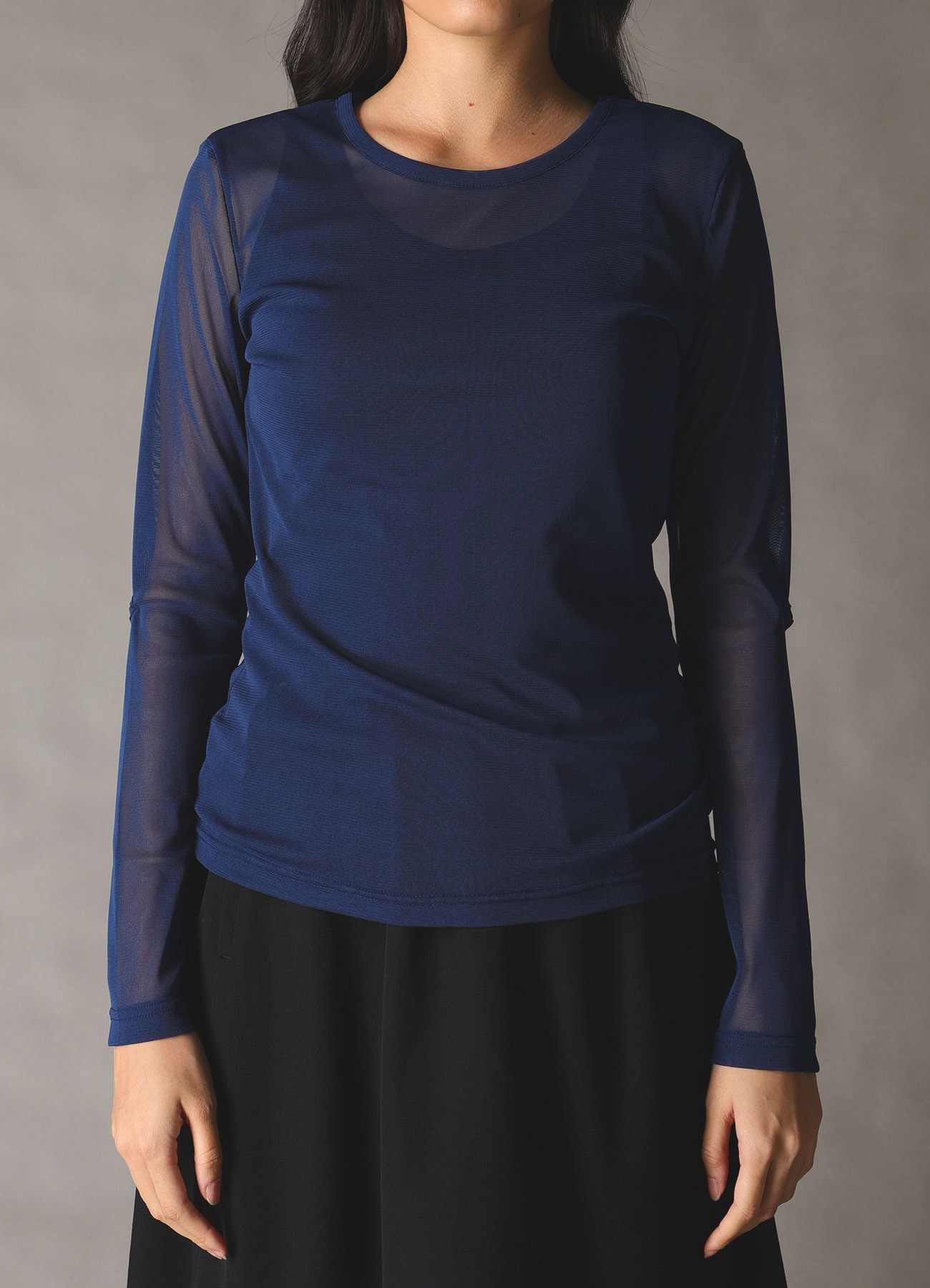 SOFT TULLE ELBOW CUT-OUT TOP