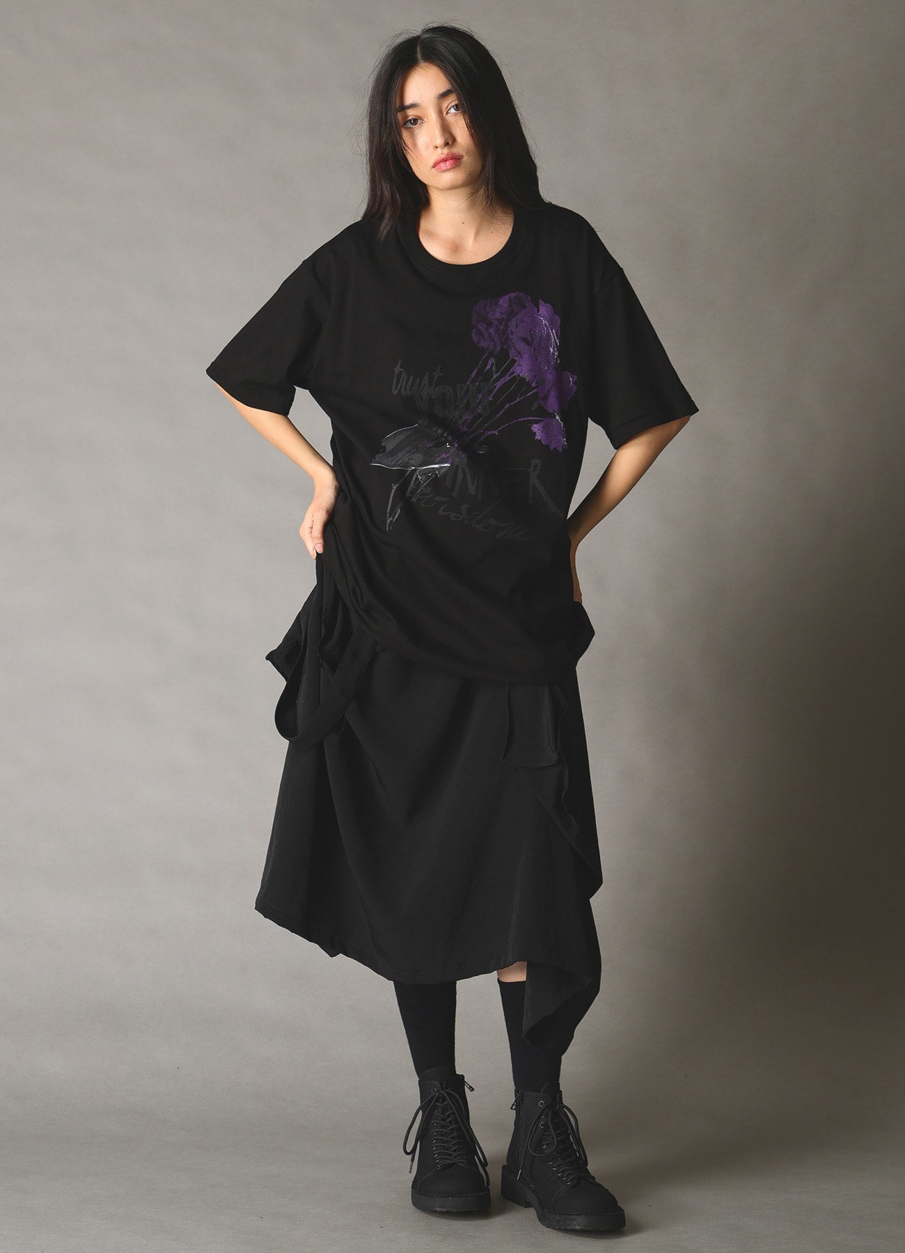 JERSEY ROSE AND HANDS T-SHIRT
