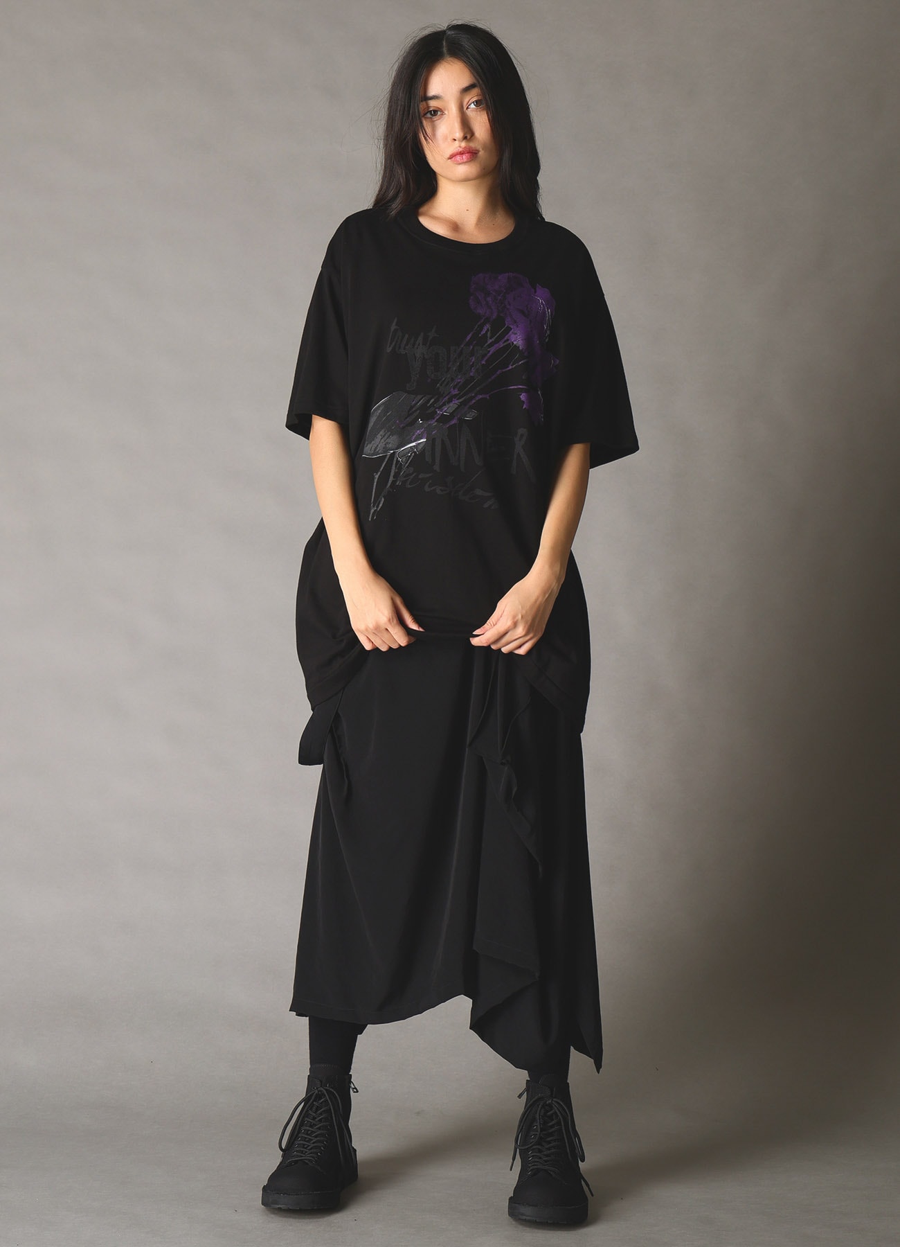 JERSEY ROSE AND HANDS T-SHIRT