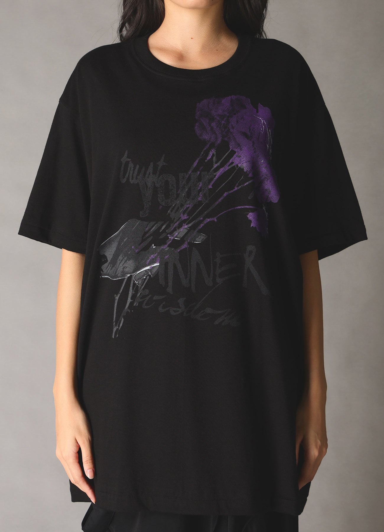 JERSEY ROSE AND HANDS T-SHIRT