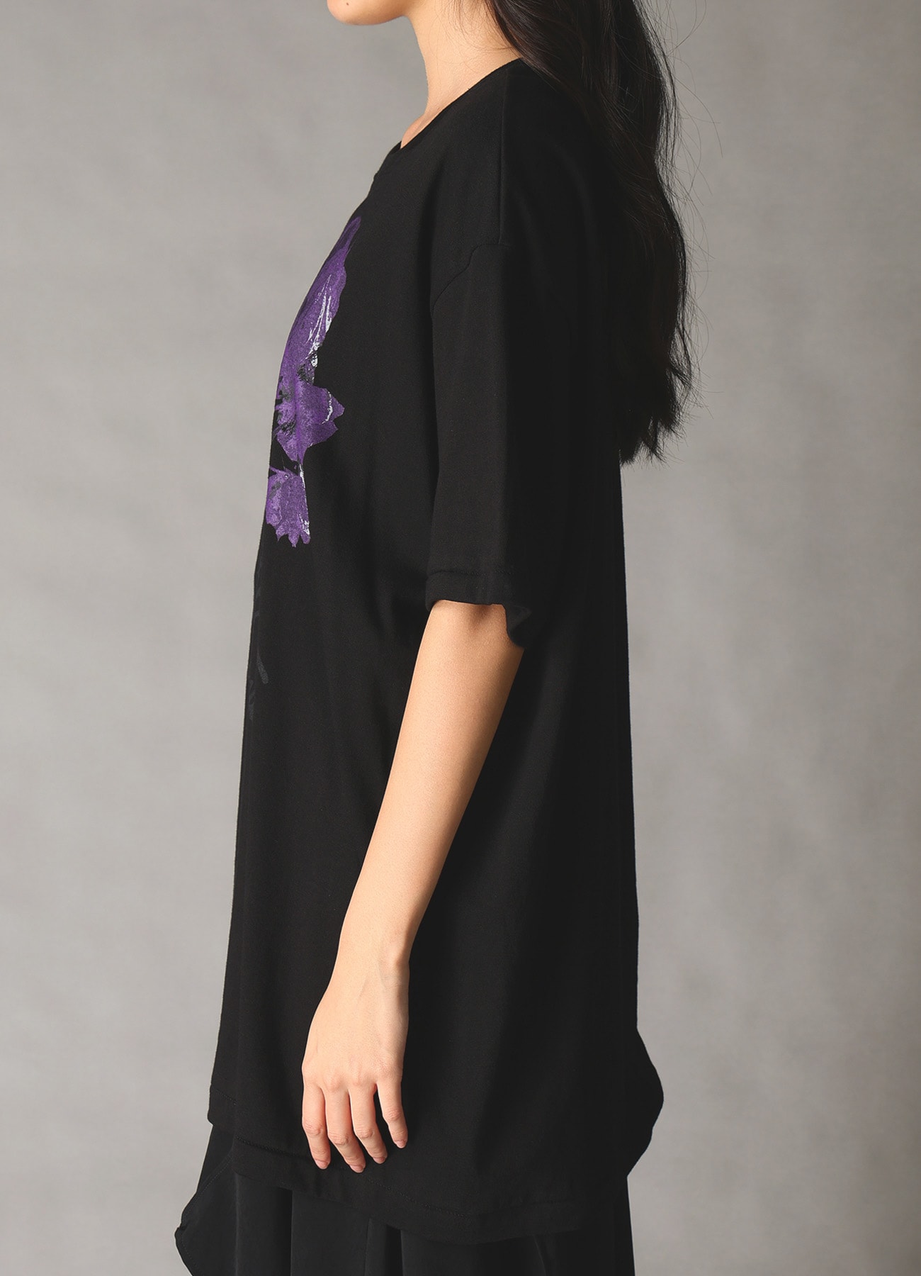 JERSEY ROSE AND HANDS T-SHIRT