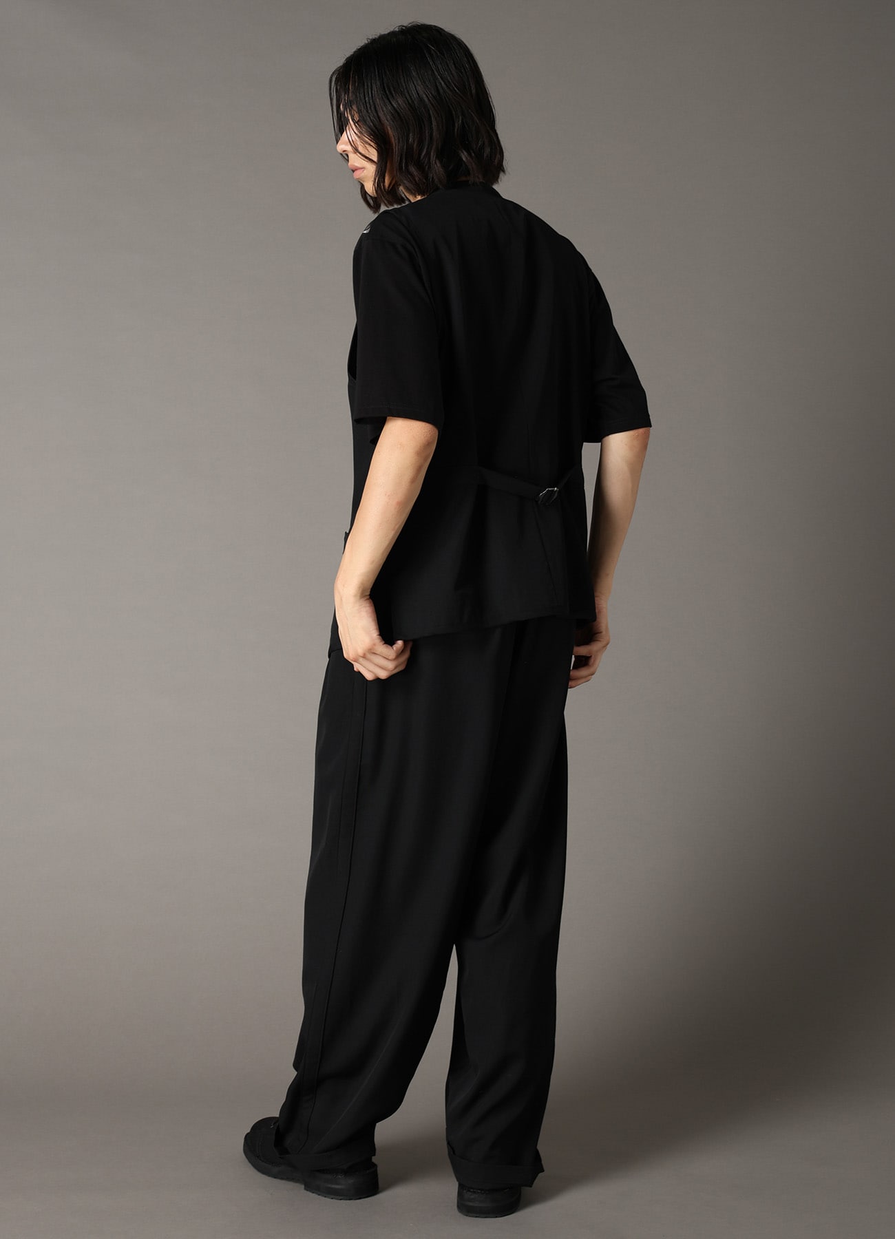 WOOL GABARDINE PIPING VEST