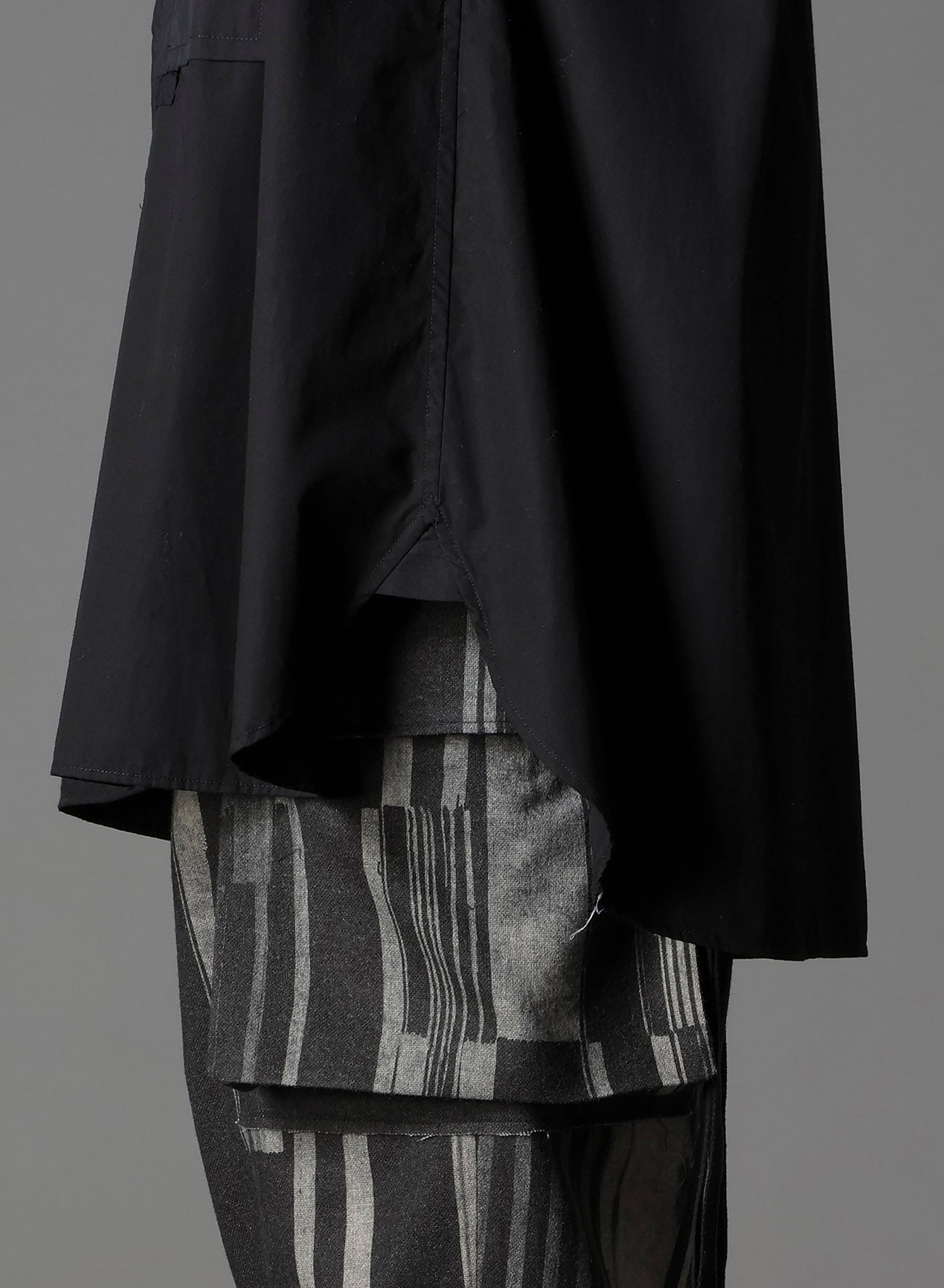 SWITCHING MATERIAL FRONT PANAL STANDARD BLACK SHIRT