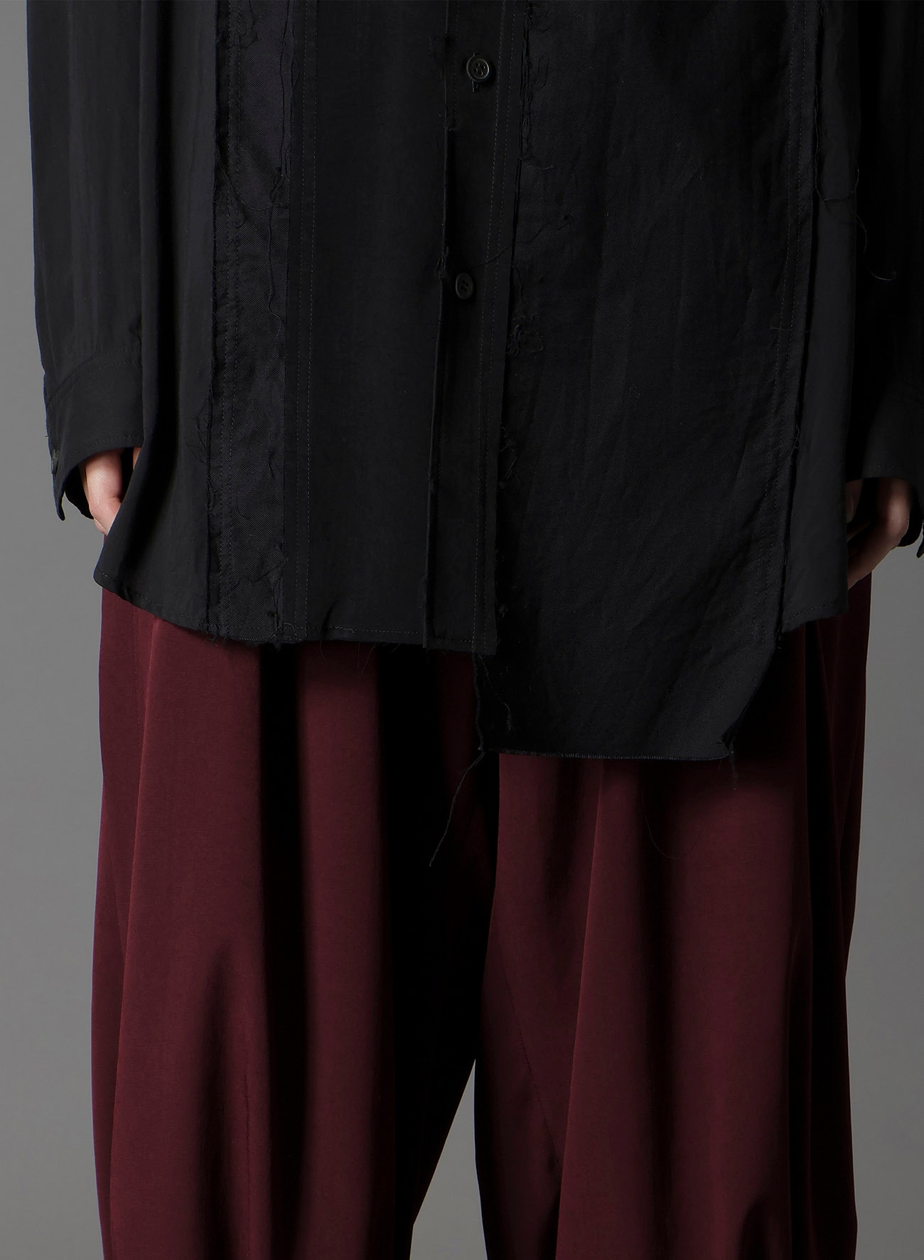 SWITCHING MATERIAL FRONT PANAL LONG BLACK SHIRT