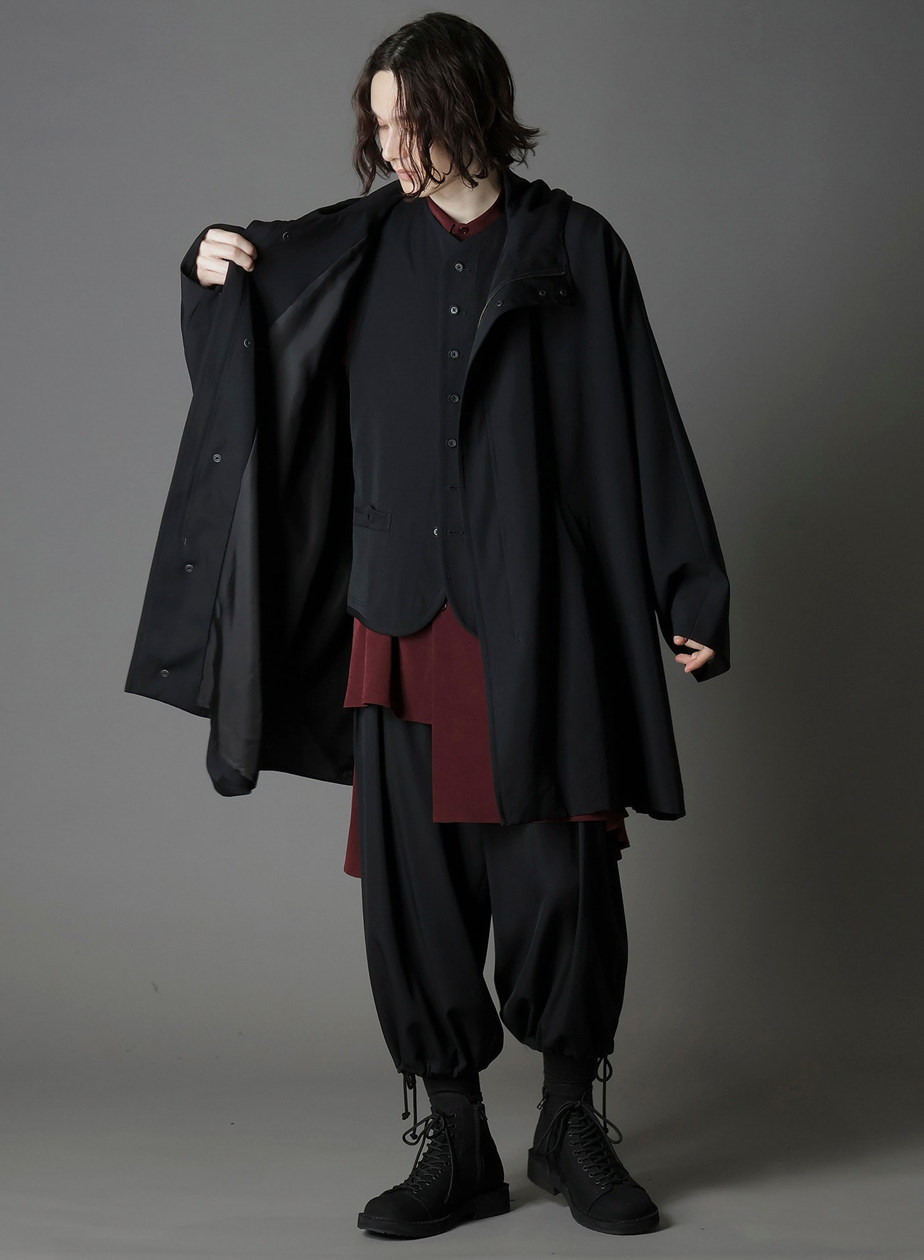 W/GABARDINE FRONT OPEN PONCHO COAT