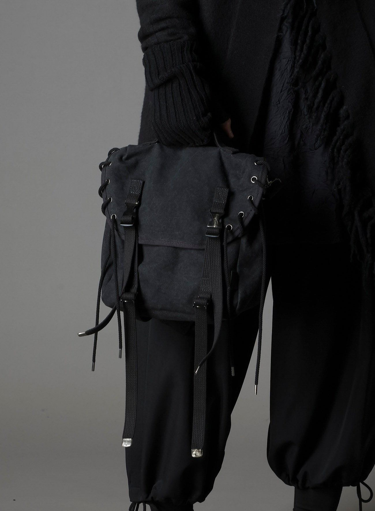 CANVAS SHOULDER BAG