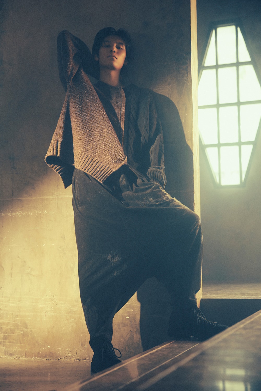 FINE MERINO WOOL CABLE SWITCH UNBALANCE PULLOVER