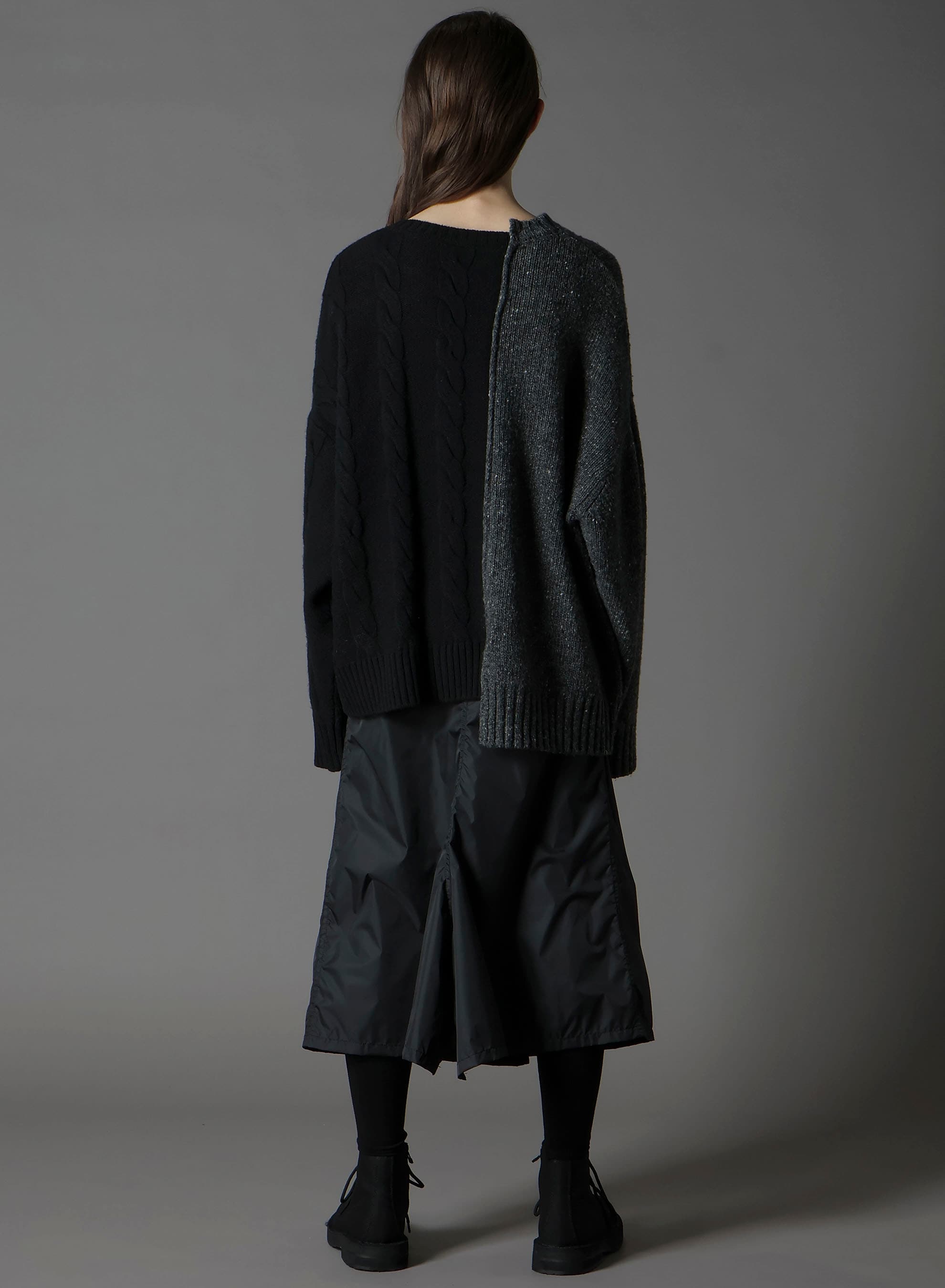 FINE MERINO WOOL CABLE SWITCH UNBALANCE PULLOVER