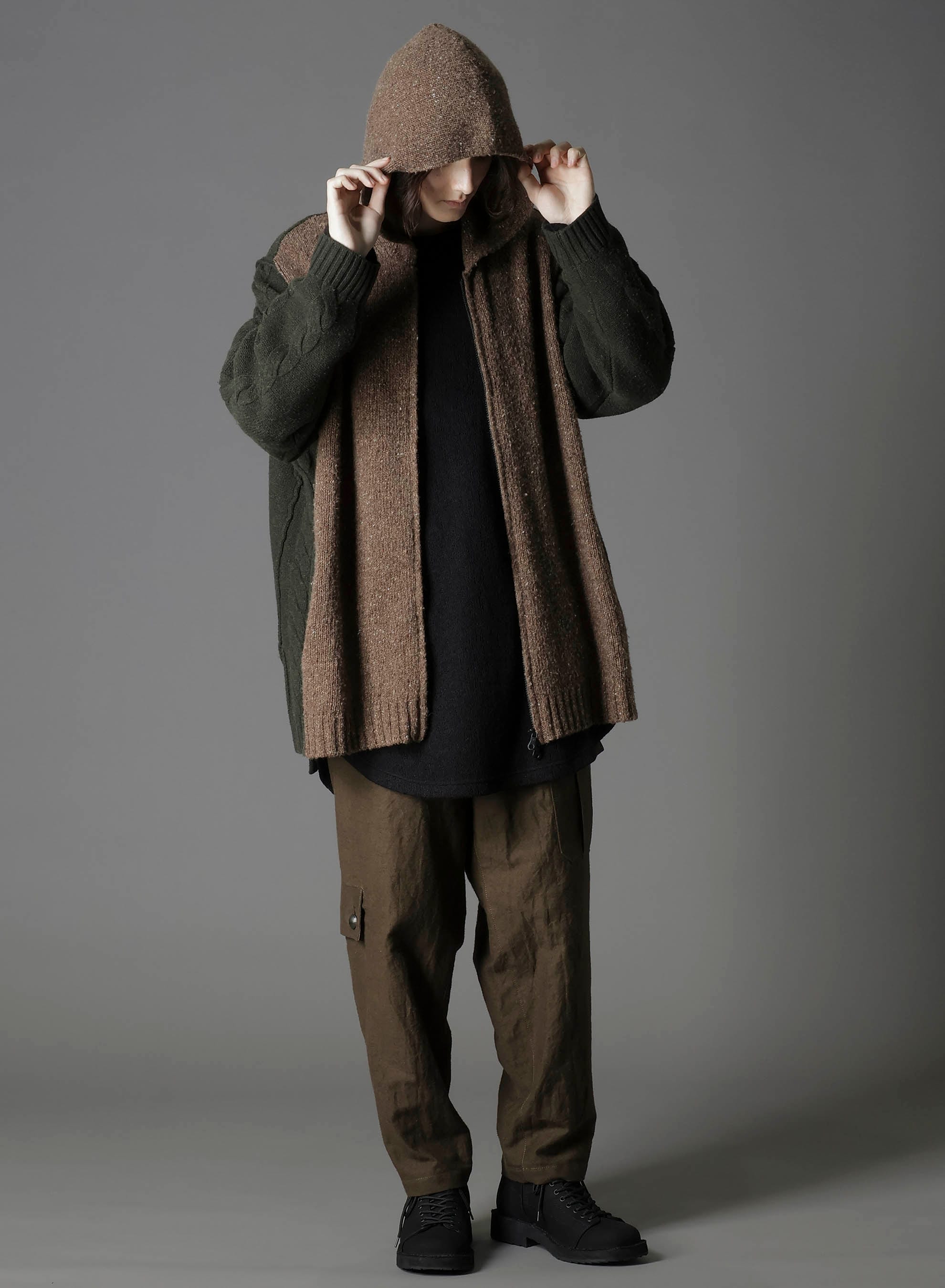 FINE MERINO WOOL CABLE SWITCH UNBALANCE HOODIE