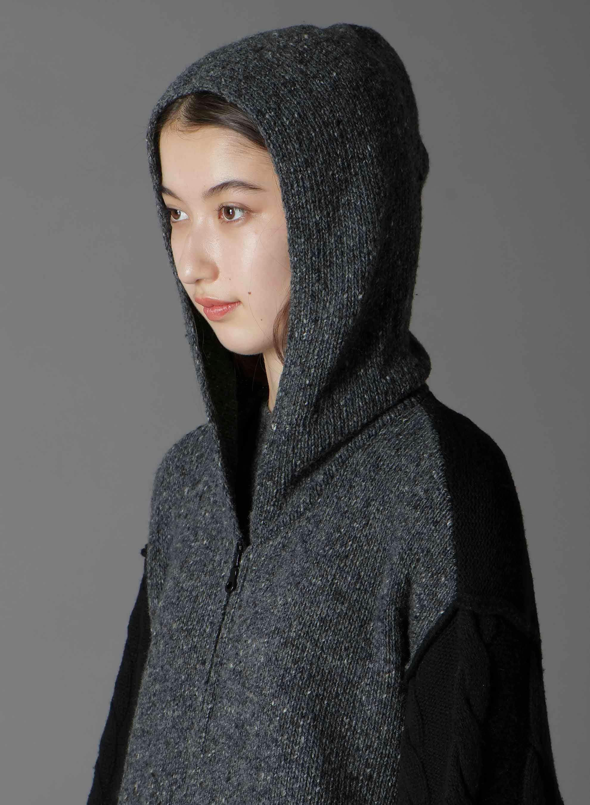 FINE MERINO WOOL CABLE SWITCH UNBALANCE HOODIE