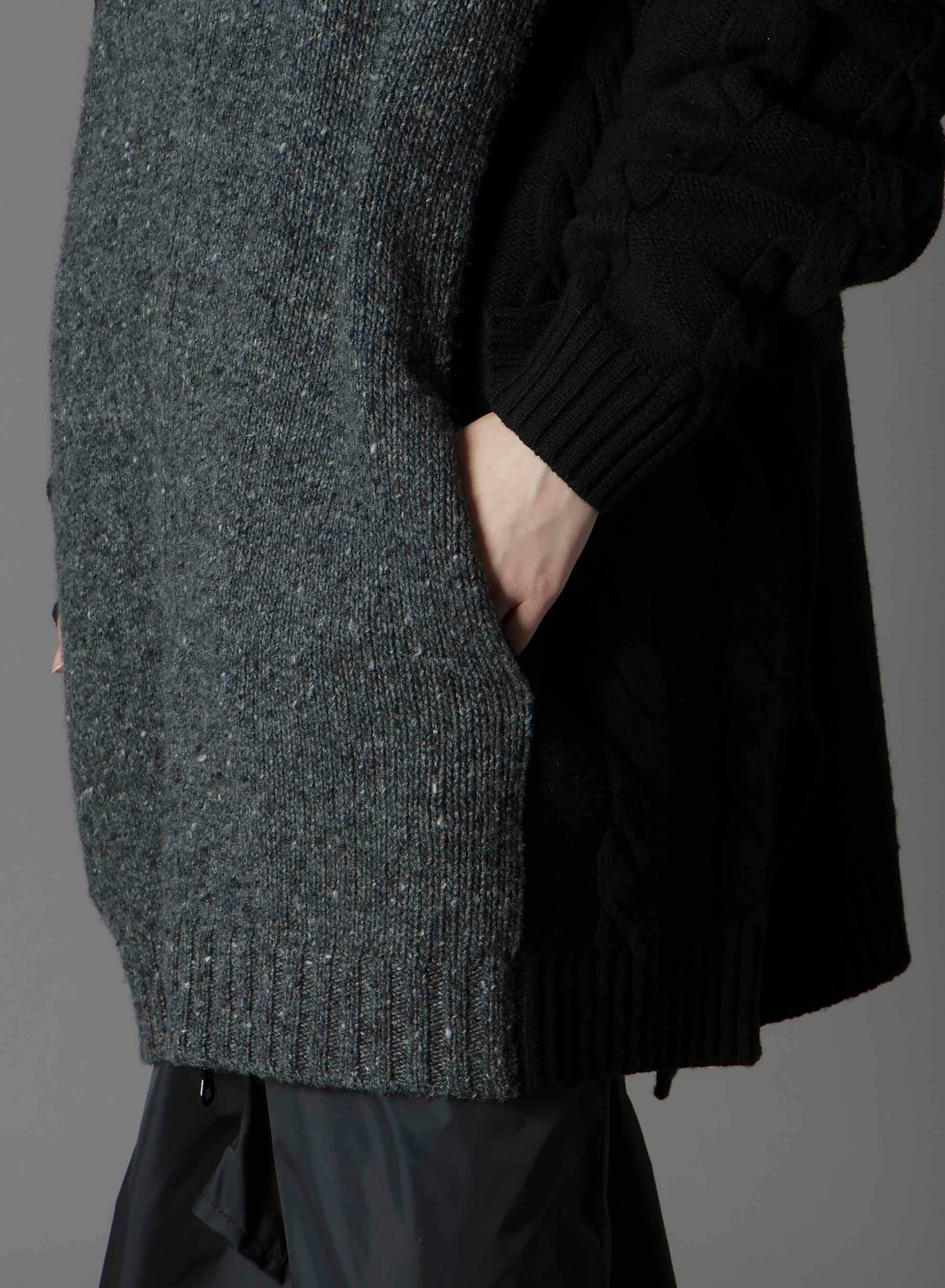 FINE MERINO WOOL CABLE SWITCH UNBALANCE HOODIE