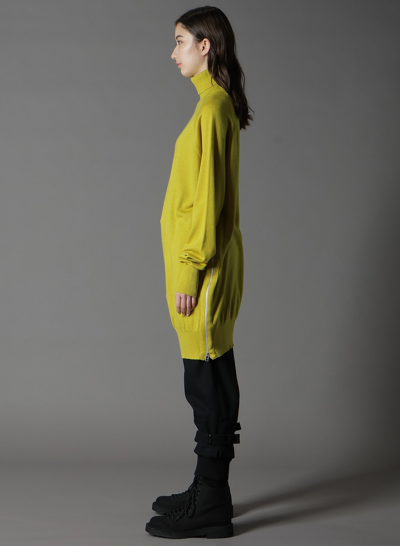 MERINO WOOL LEFT ZIPPER RAGLAN SLEEVE TURTLENECK