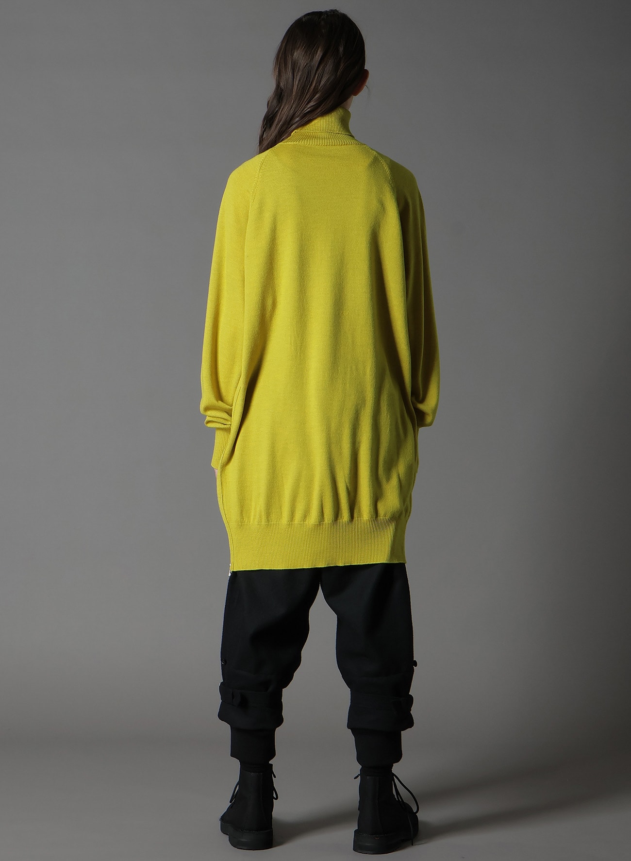 MERINO WOOL LEFT ZIPPER RAGLAN SLEEVE TURTLENECK