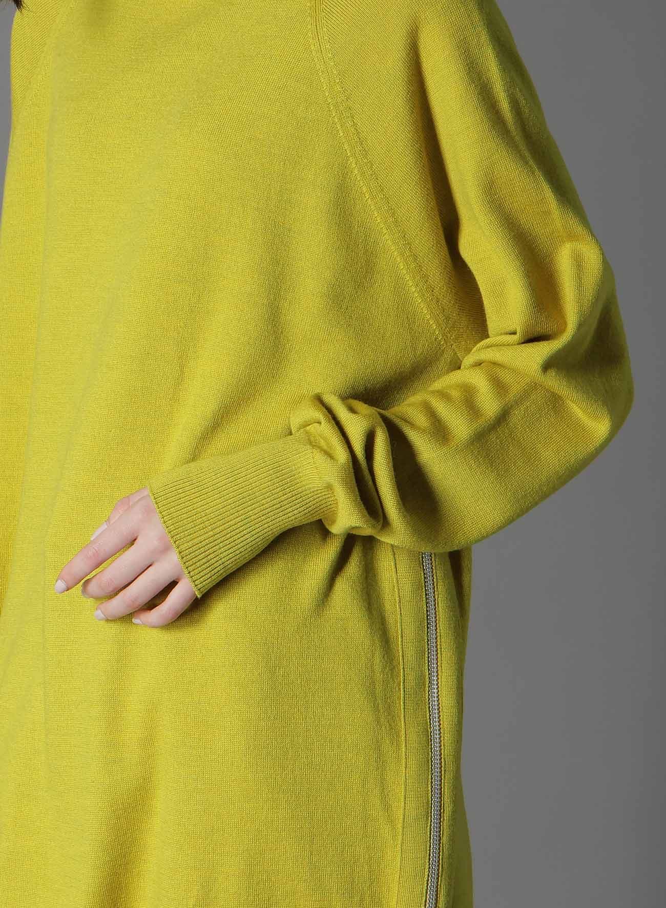MERINO WOOL LEFT ZIPPER RAGLAN SLEEVE TURTLENECK