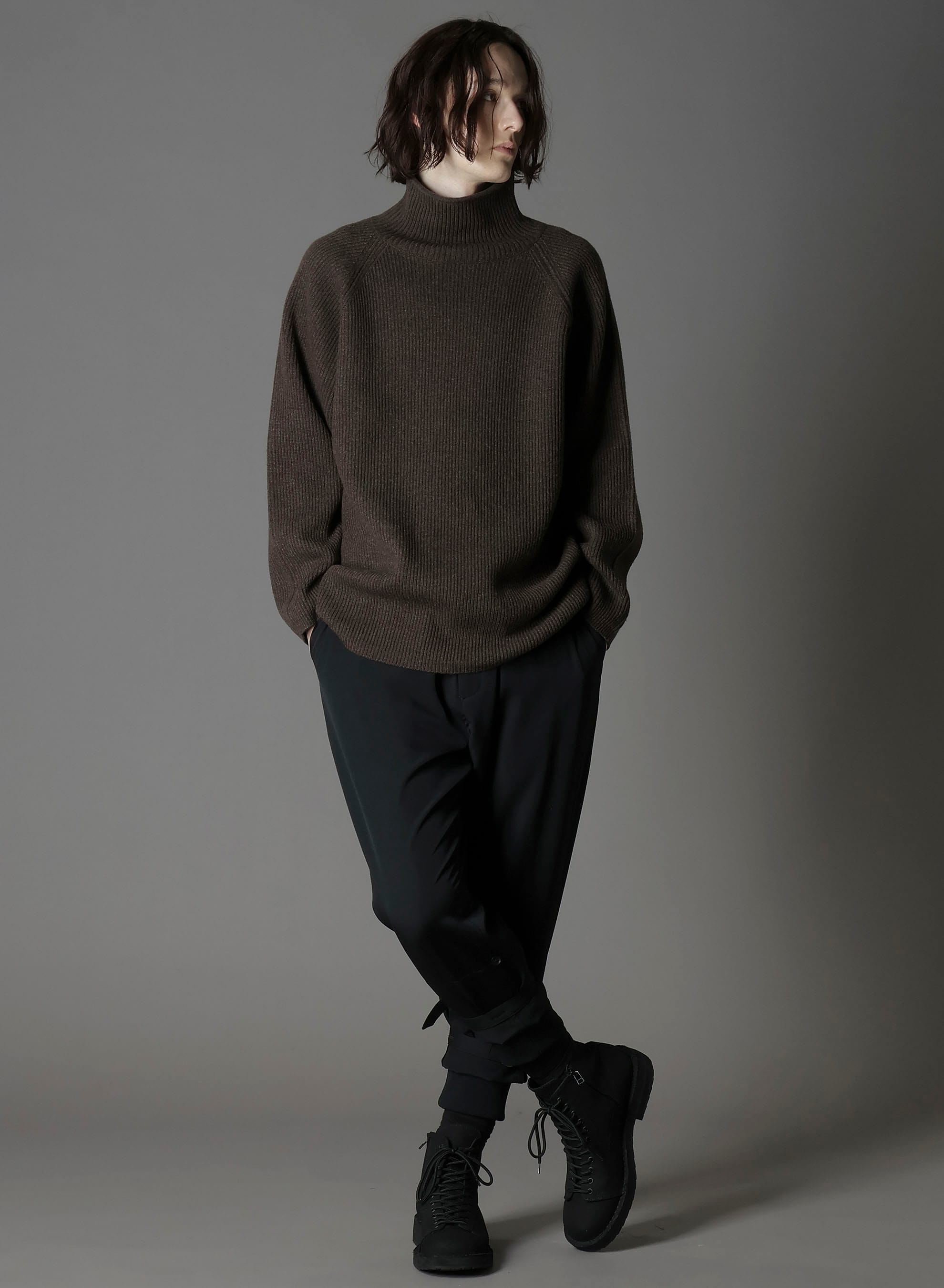 FINE MERINO WOOL RAGLAN TURTLE NECK