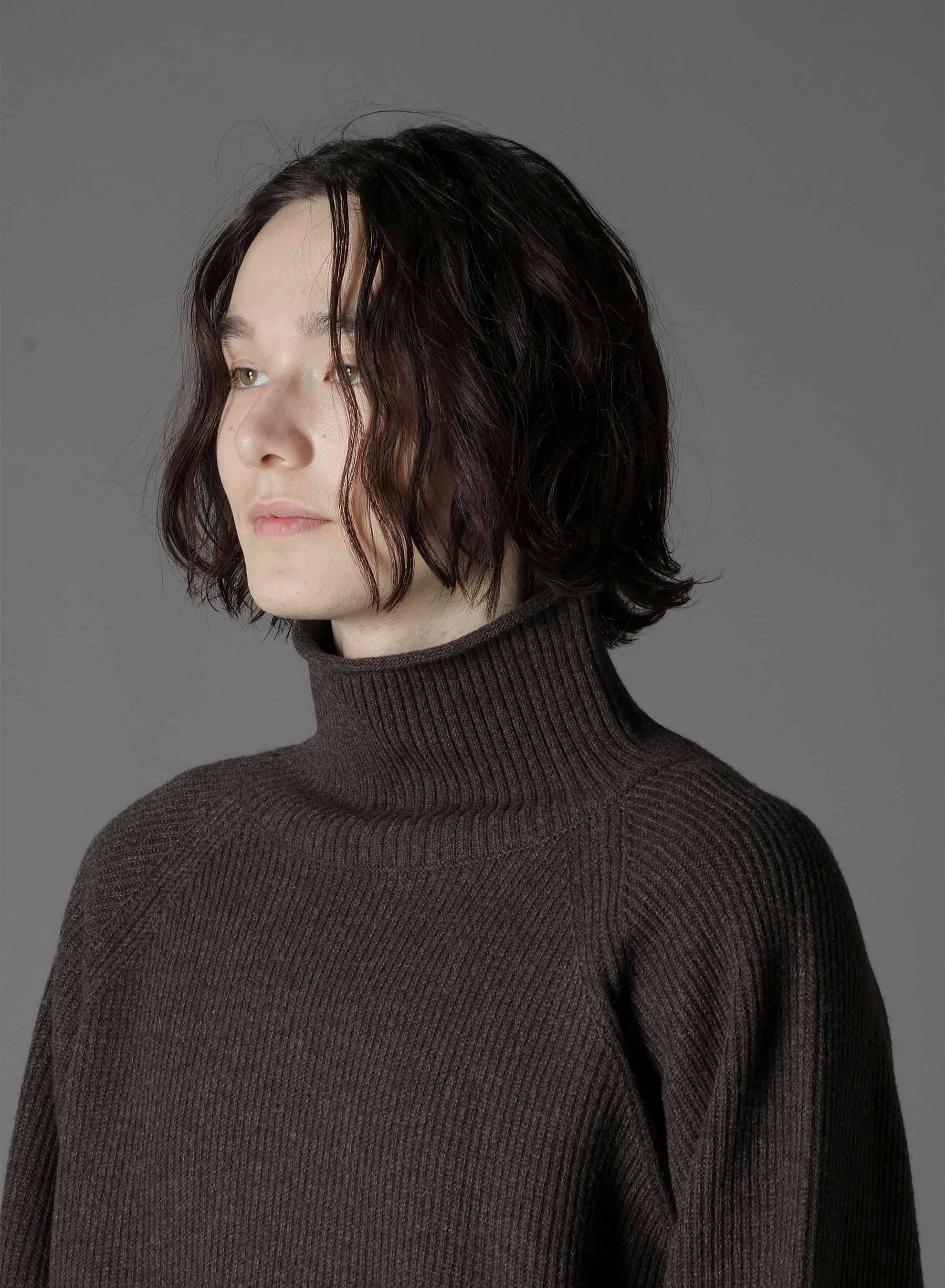 FINE MERINO WOOL RAGLAN TURTLE NECK