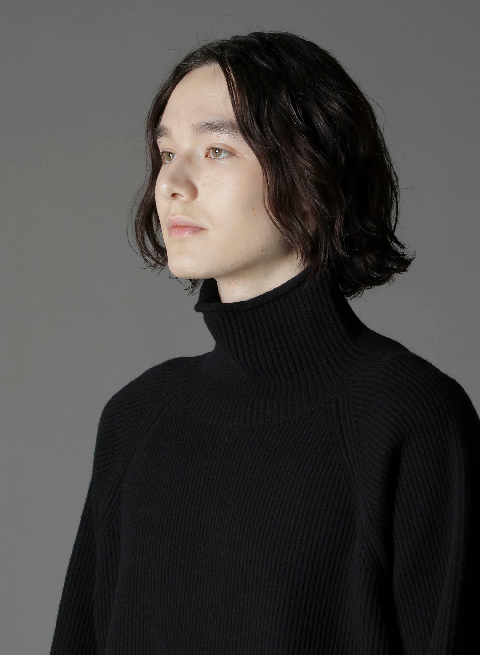 FINE MERINO WOOL RAGLAN TURTLE NECK