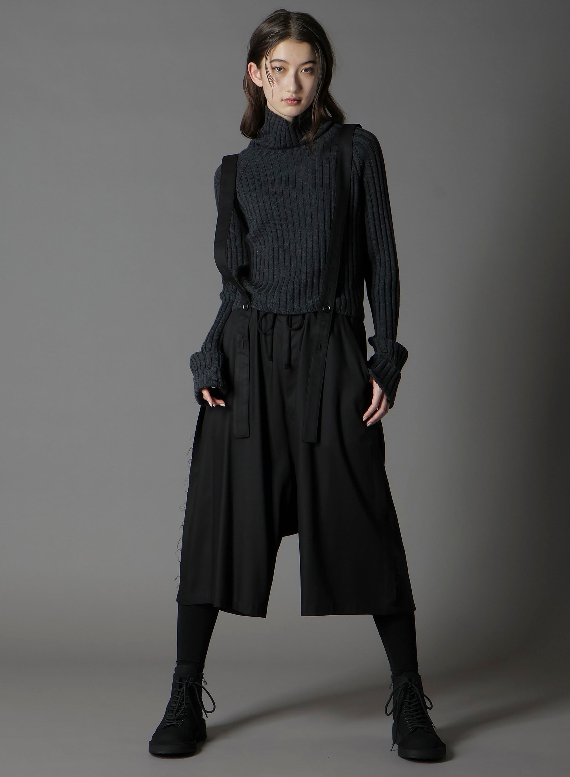 FINE MERINO WOOL RIBBED RAGLEN SHORT LENGTH TURTLE NECK