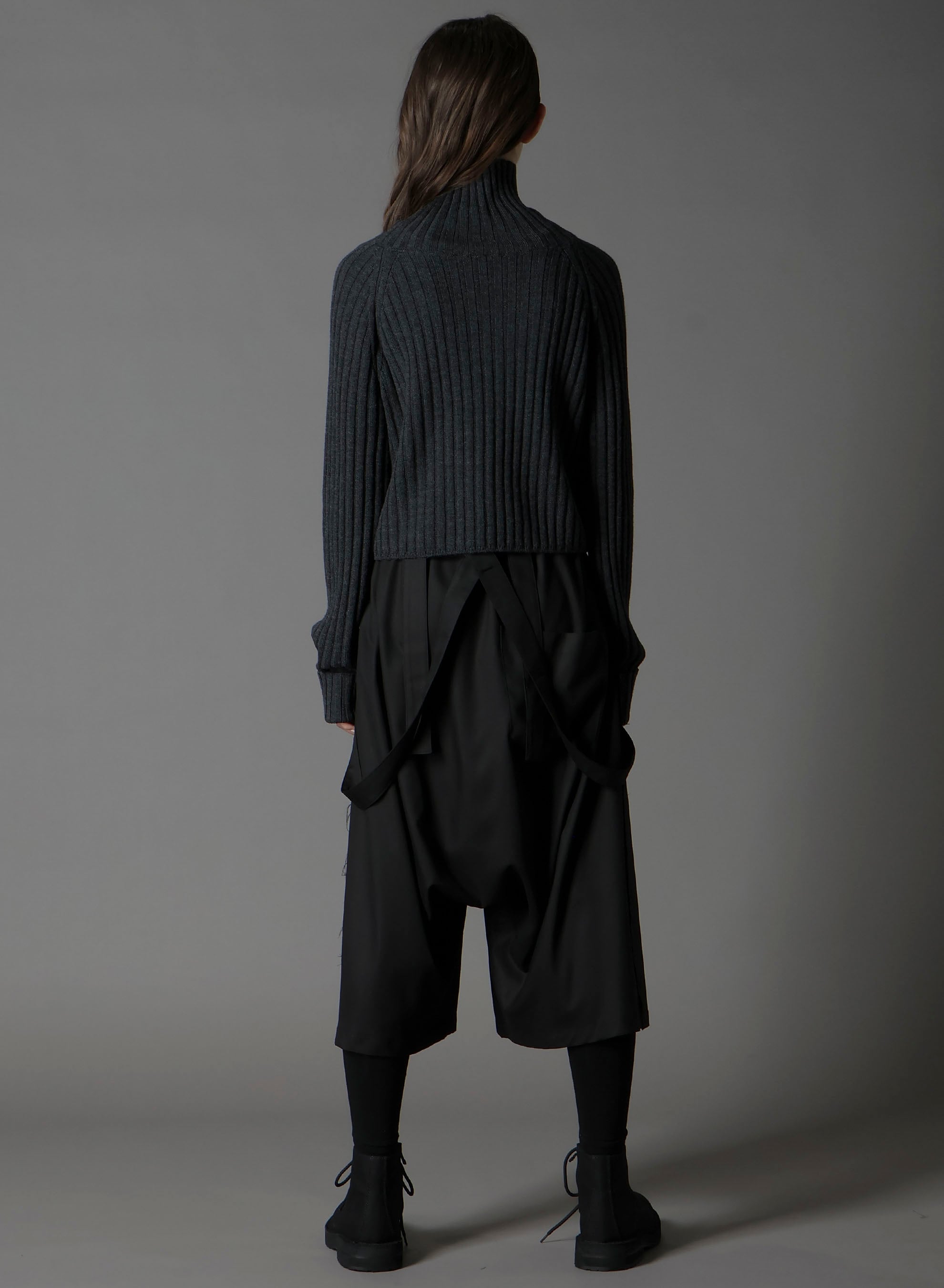 FINE MERINO WOOL RIBBED RAGLEN SHORT LENGTH TURTLE NECK