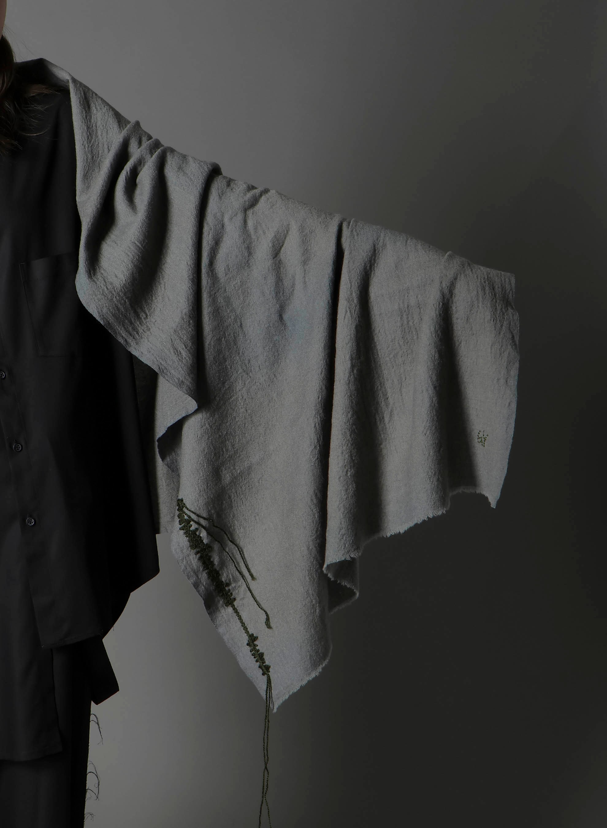 TETANY WOOL HAND STITCH SCARF