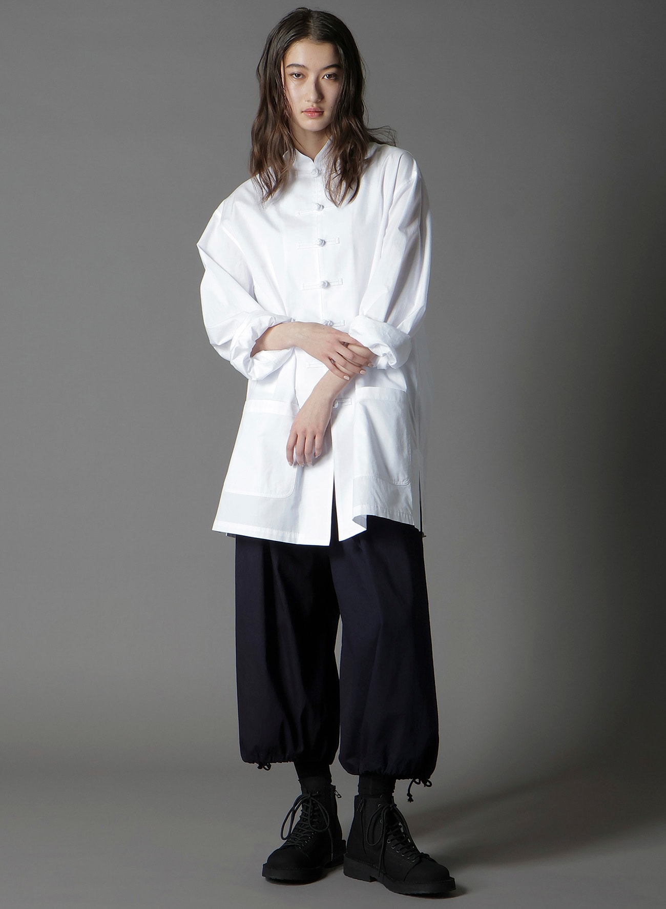 INDIGO DYED COTTON TWILL BALLOON PANTS