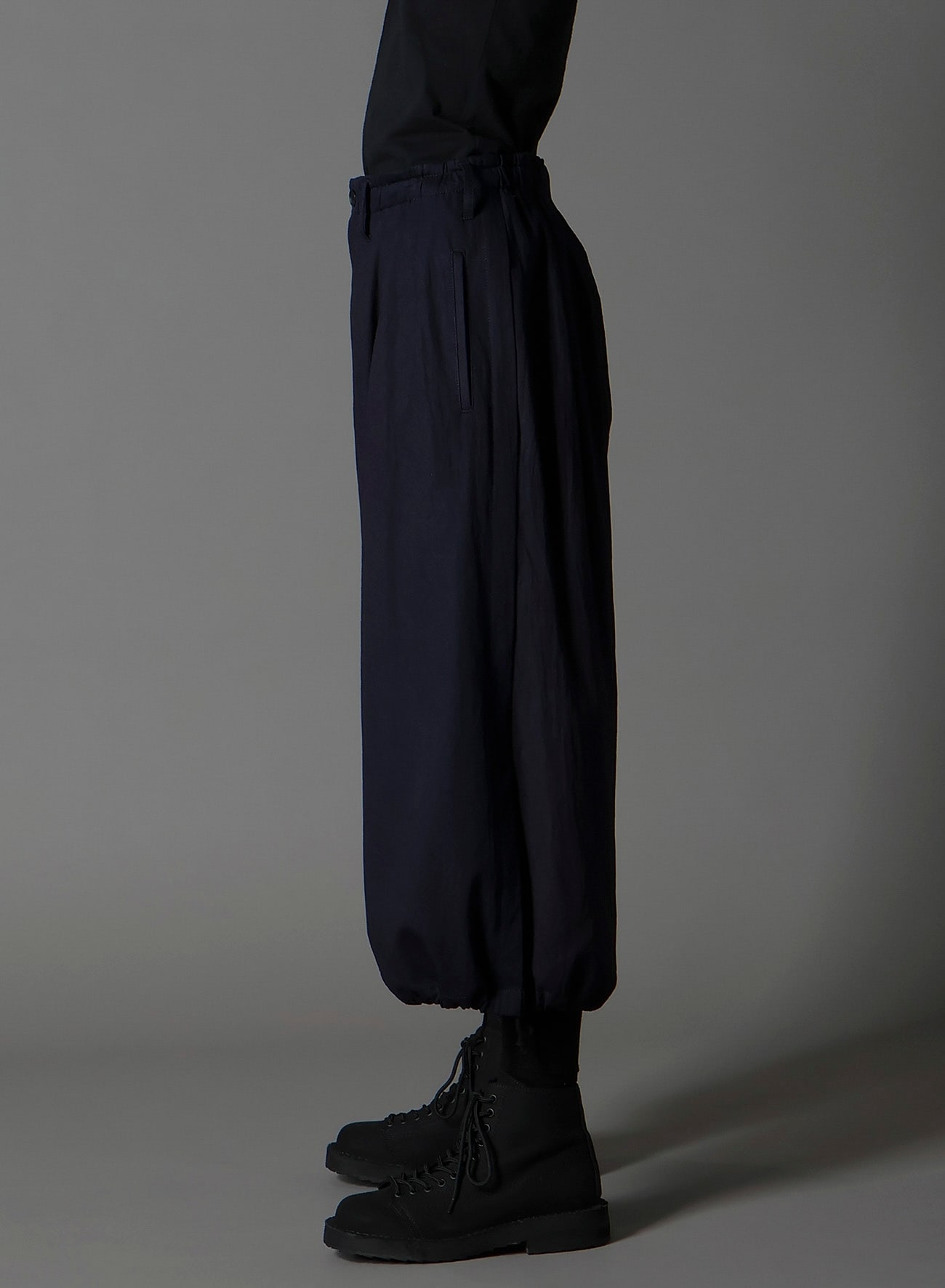 INDIGO DYED COTTON TWILL BALLOON PANTS