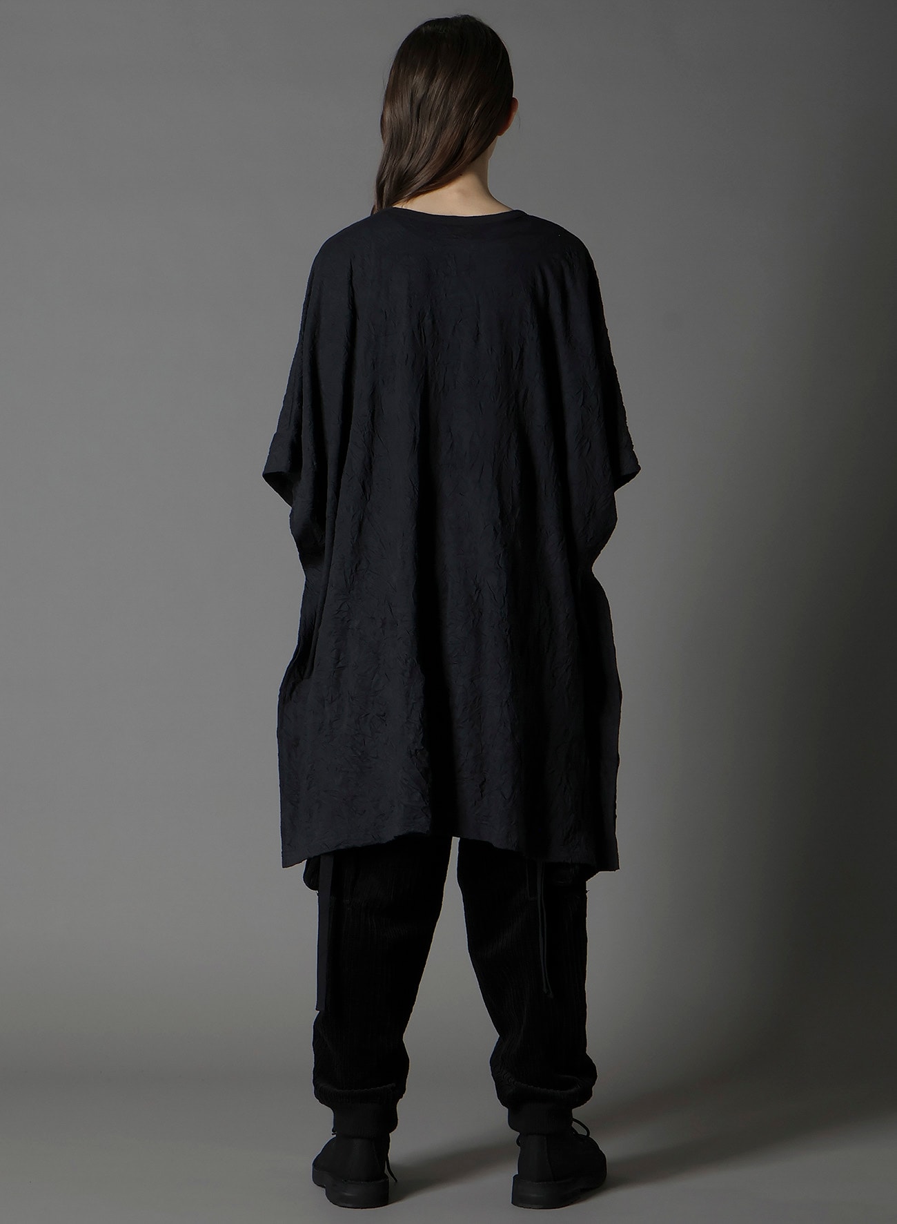 CATHC WASHER WRINKLE JERSEY SIDE BUTTON SHORT SLEEVED T-SHIRT