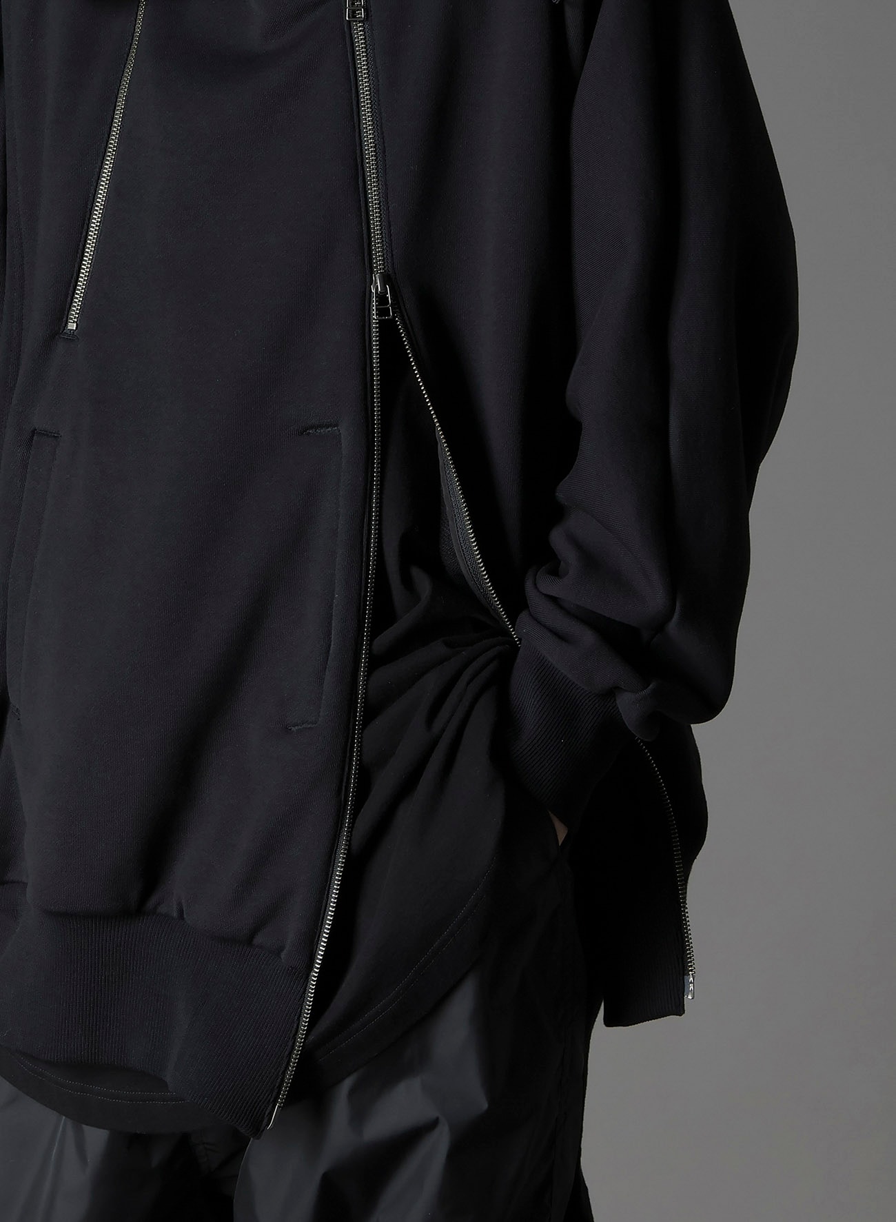 ULTIMA HEAVY FLEECE INVERTED V HOODIE SLIM