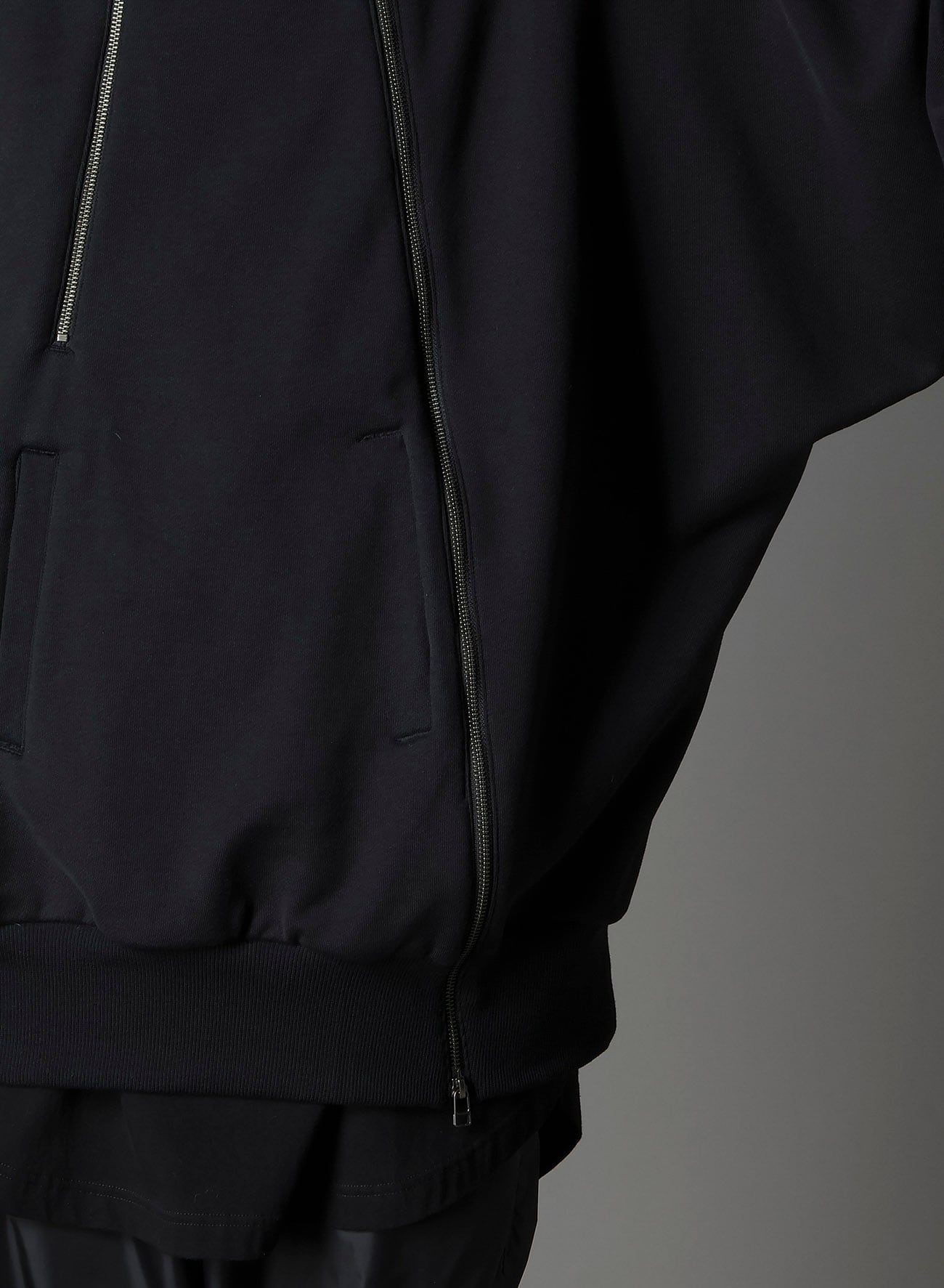 ULTIMA HEAVY FLEECE INVERTED V HOODIE SLIM